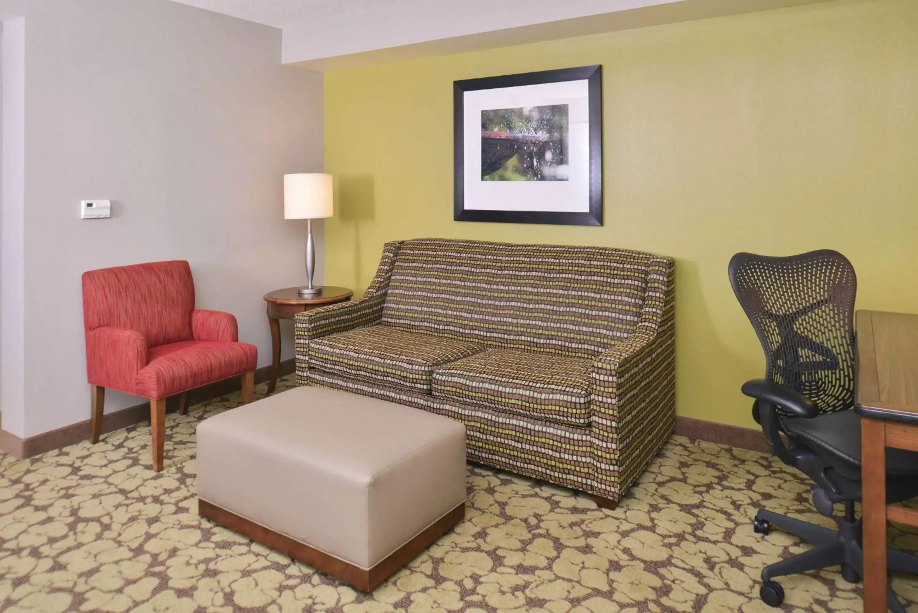 Living room, Seating Area in Hilton Garden Inn Indianapolis/Carmel