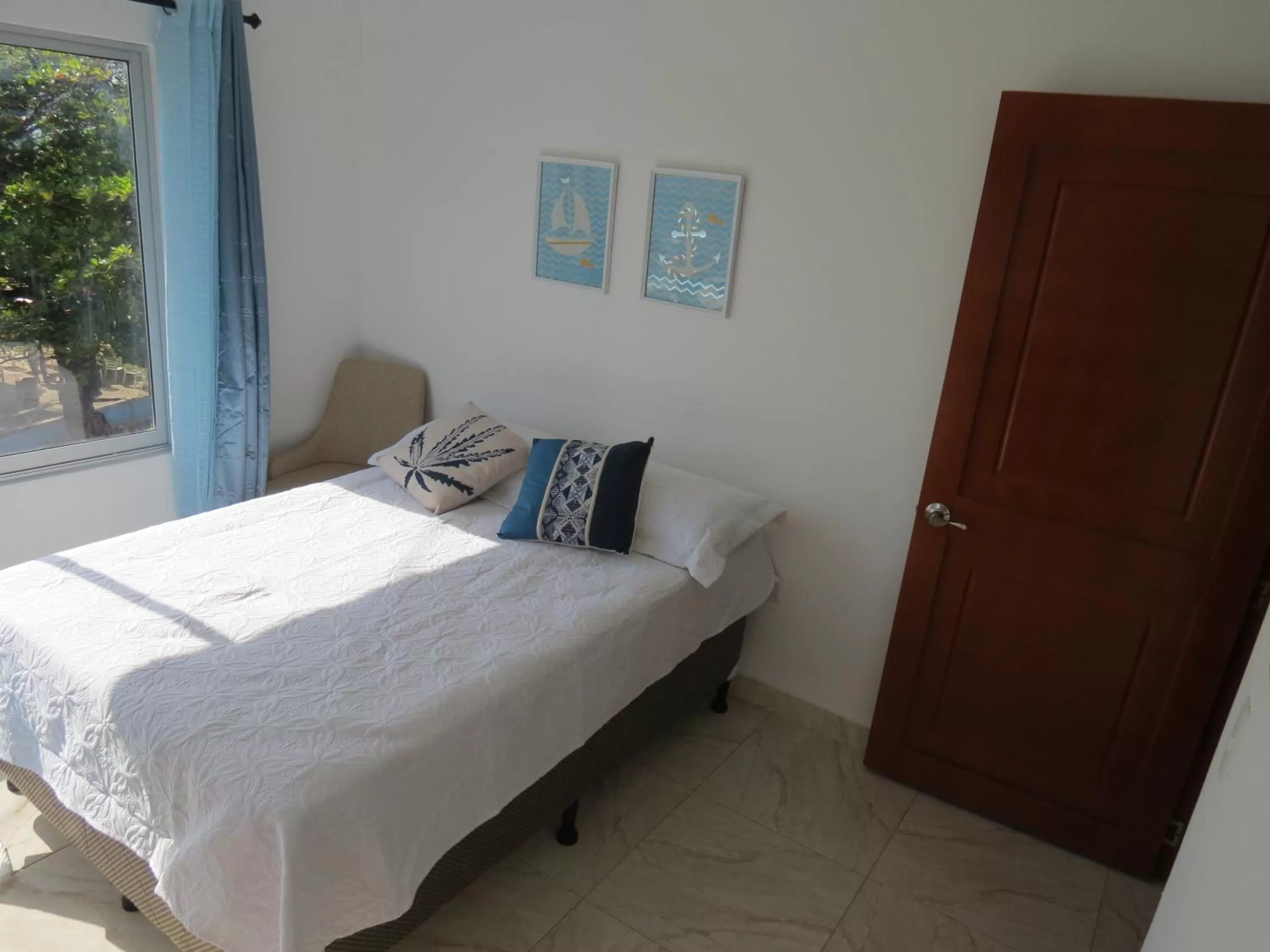 Photo of the whole room, Bed in ZOJO MARiNA BAY