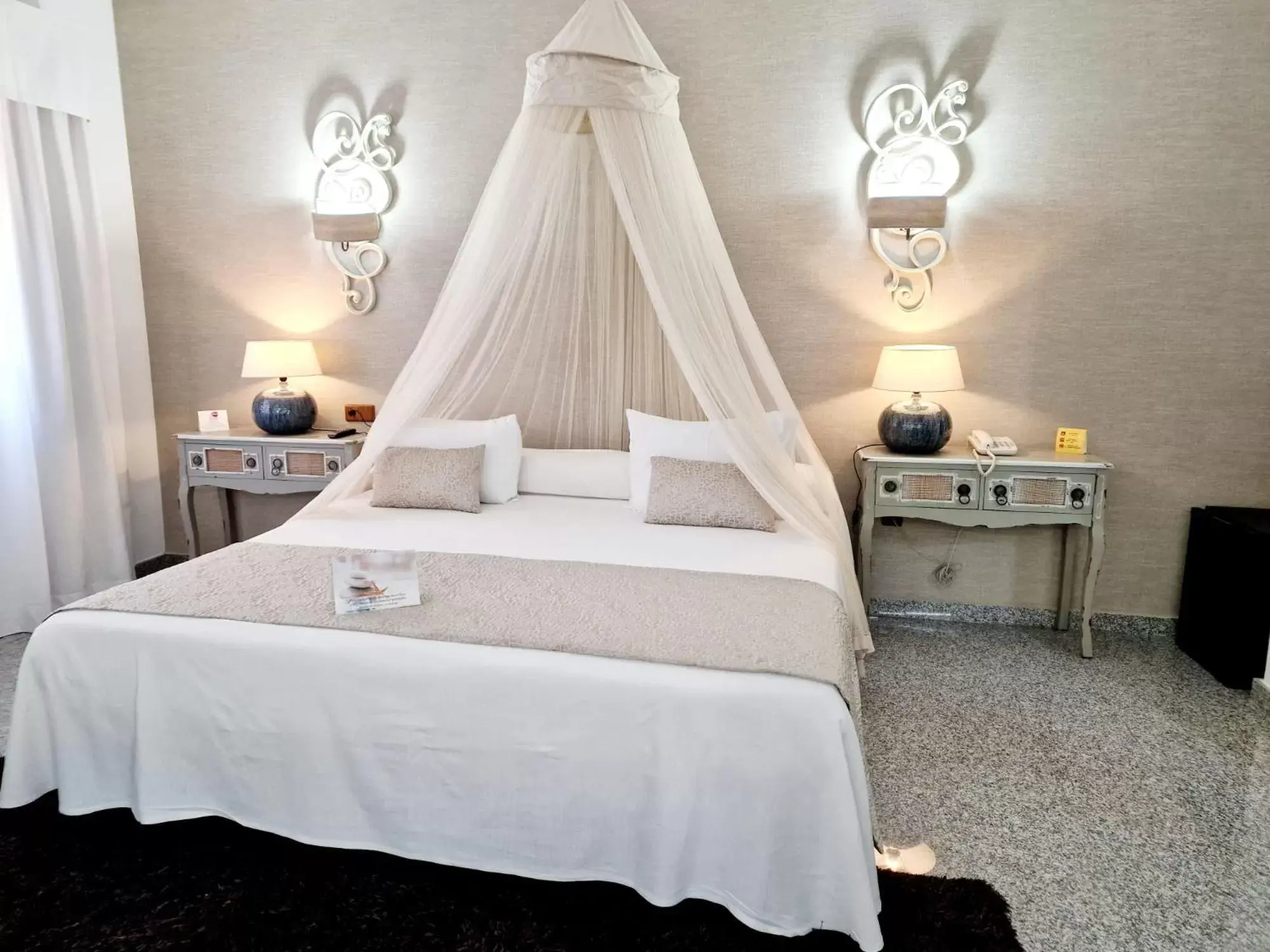 Bed in Hotel Plaza Del Castillo