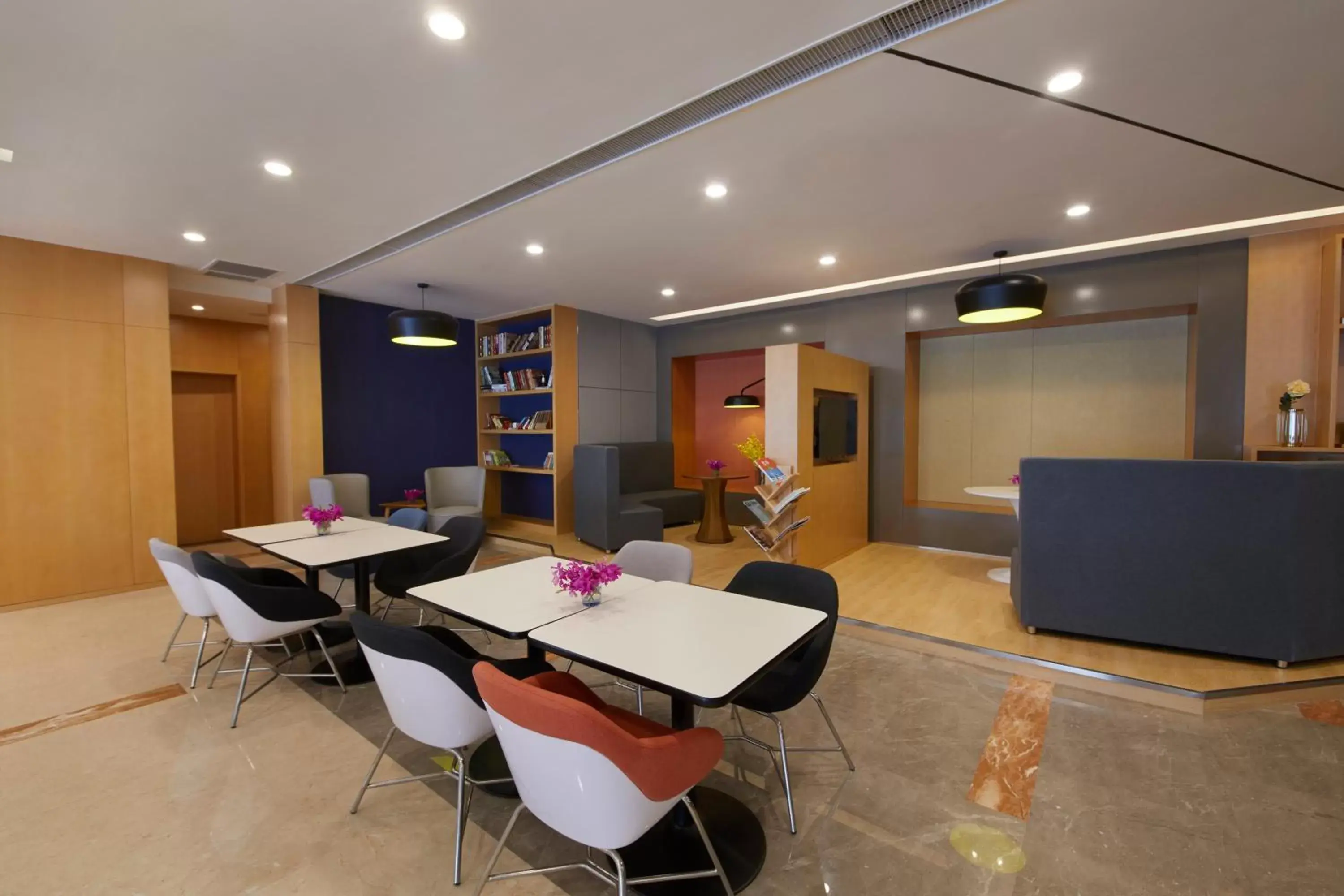 Restaurant/places to eat in Holiday Inn Express Zhengzhou Zhengdong by IHG Restaurant/places to eat in Holiday Inn Express Zhengzhou Zhengdong by IHG