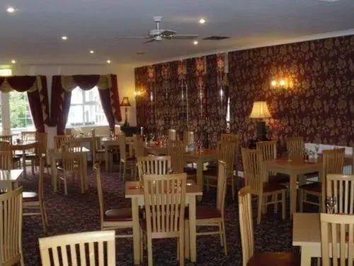 Restaurant/Places to Eat in Drummond Hotel