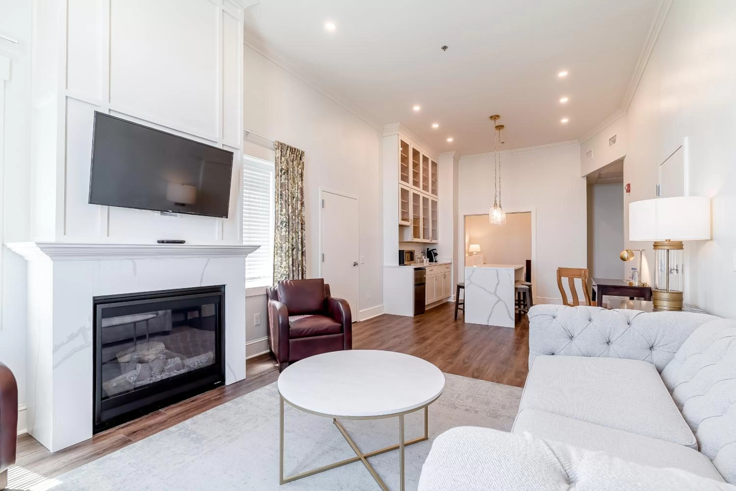 Communal lounge/ TV room in Chateau Renault