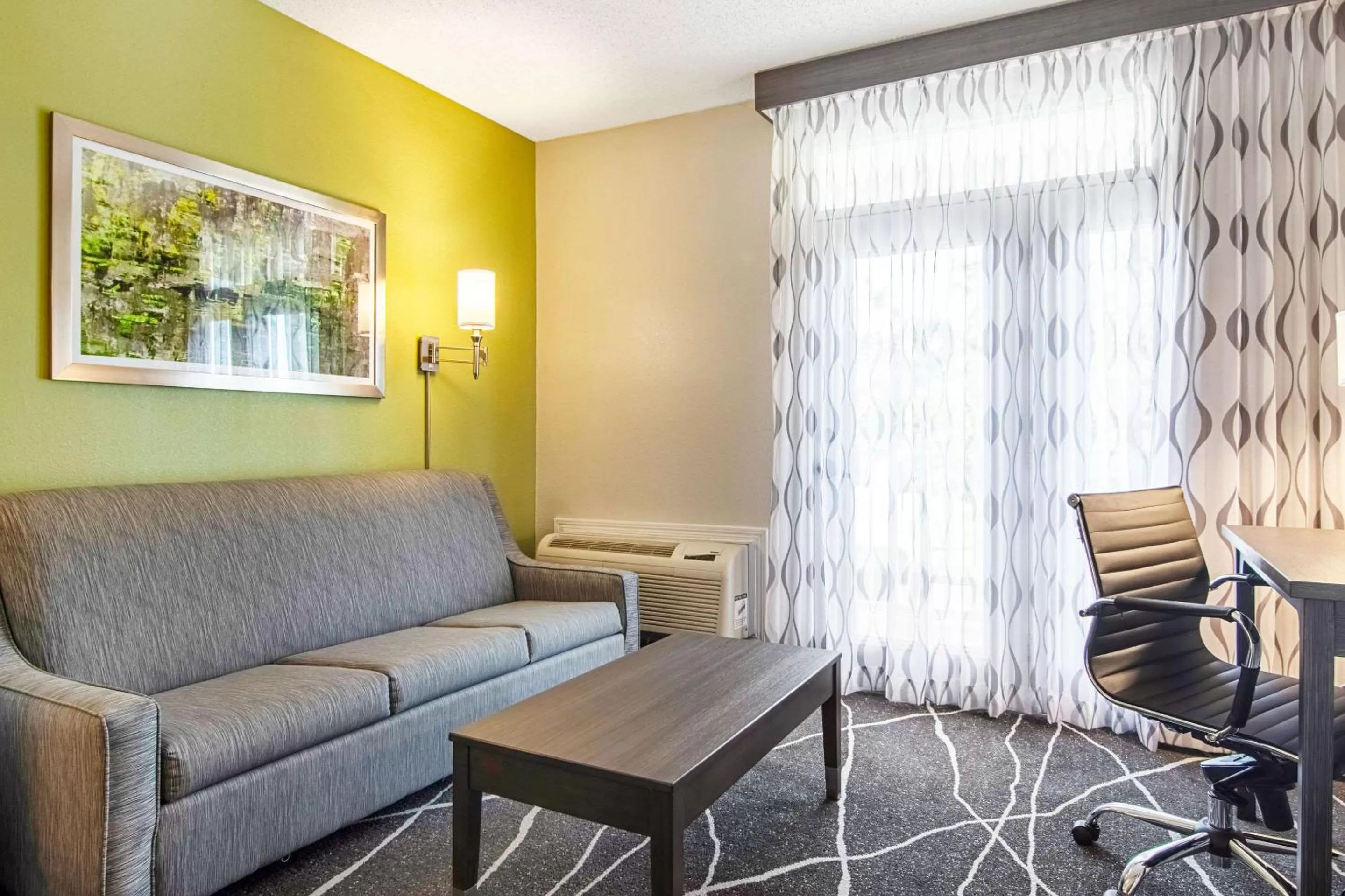 Photo of the whole room in Clarion Inn Willow River