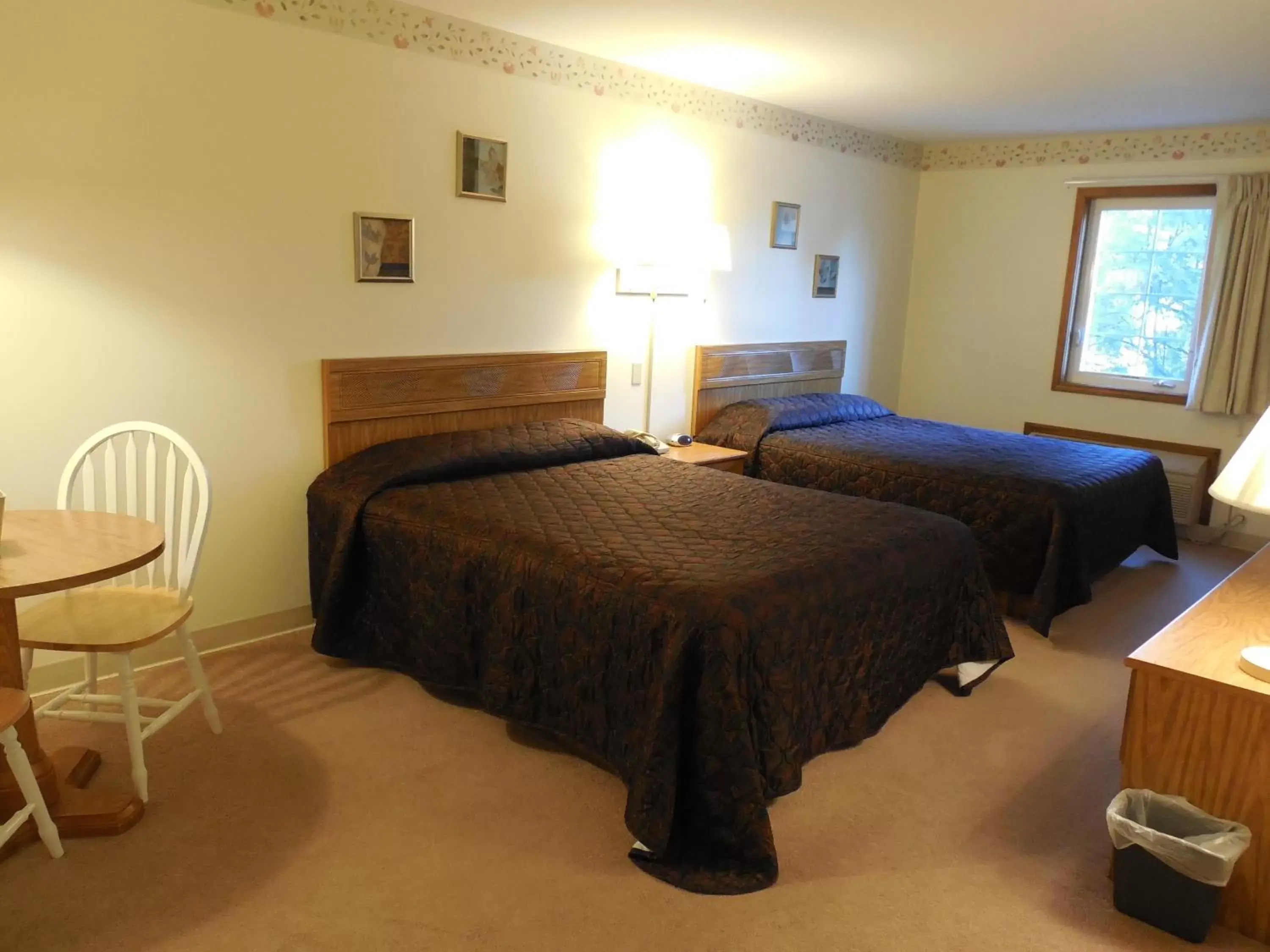 Day, Bed in Ludington Pier House