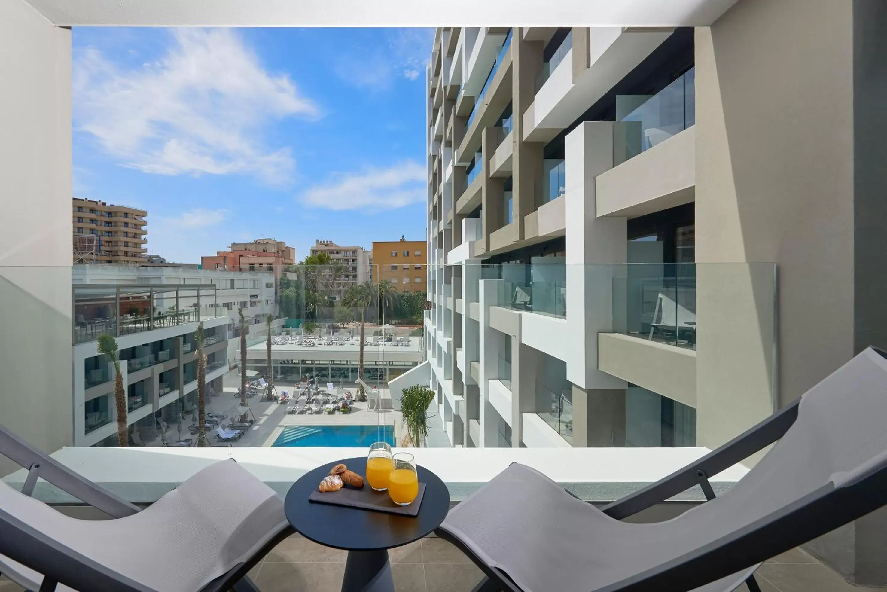 The Innside Room with Balcony in INNSiDE by Meliá Palma Bosque The Innside Room with Balcony in INNSiDE by Meliá Palma Bosque