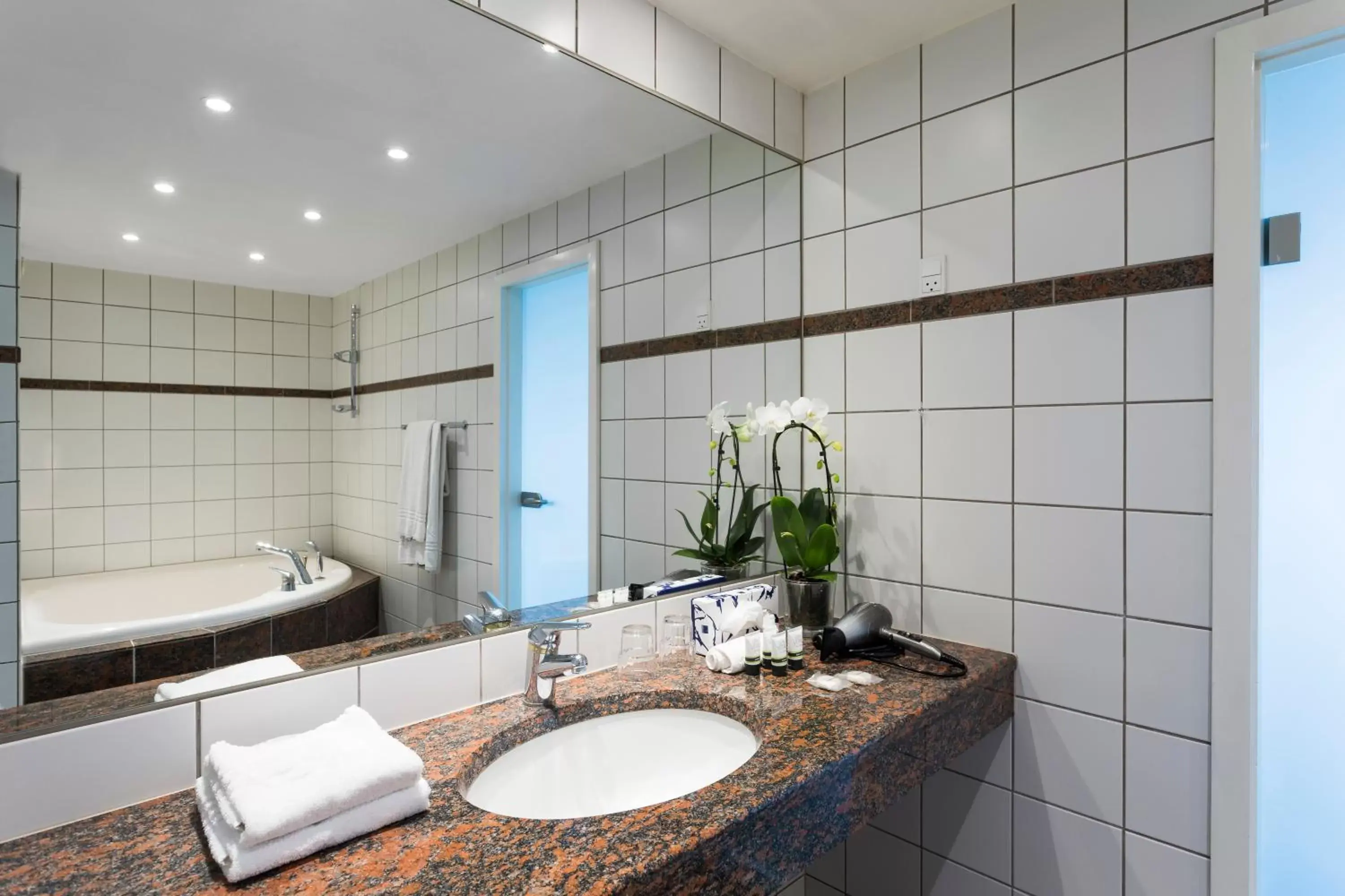 Toilet, Bathroom in Glostrup Park Hotel