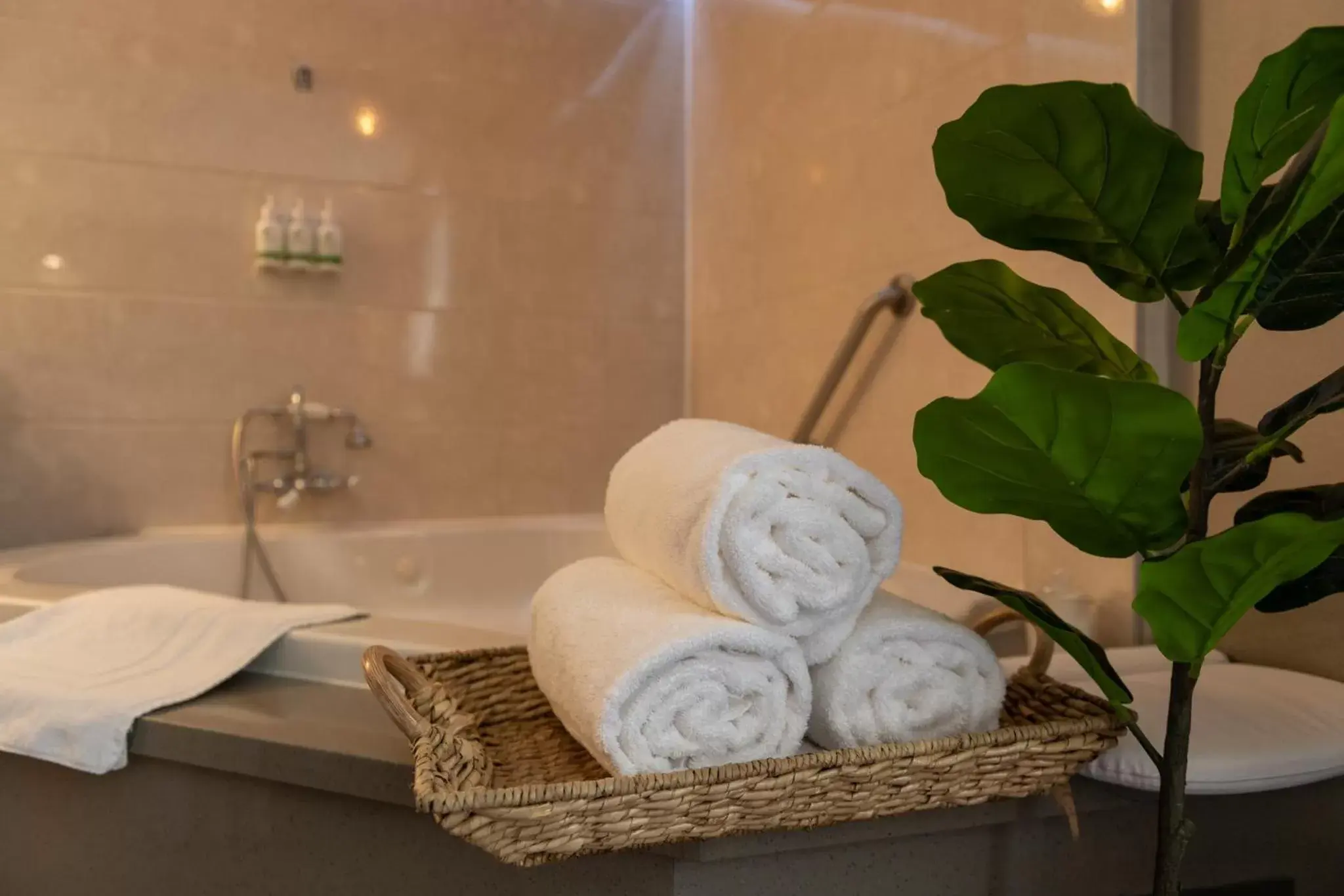 Bathroom in GreenTree Inn & Suites Los Angeles - Alhambra - Pasadena