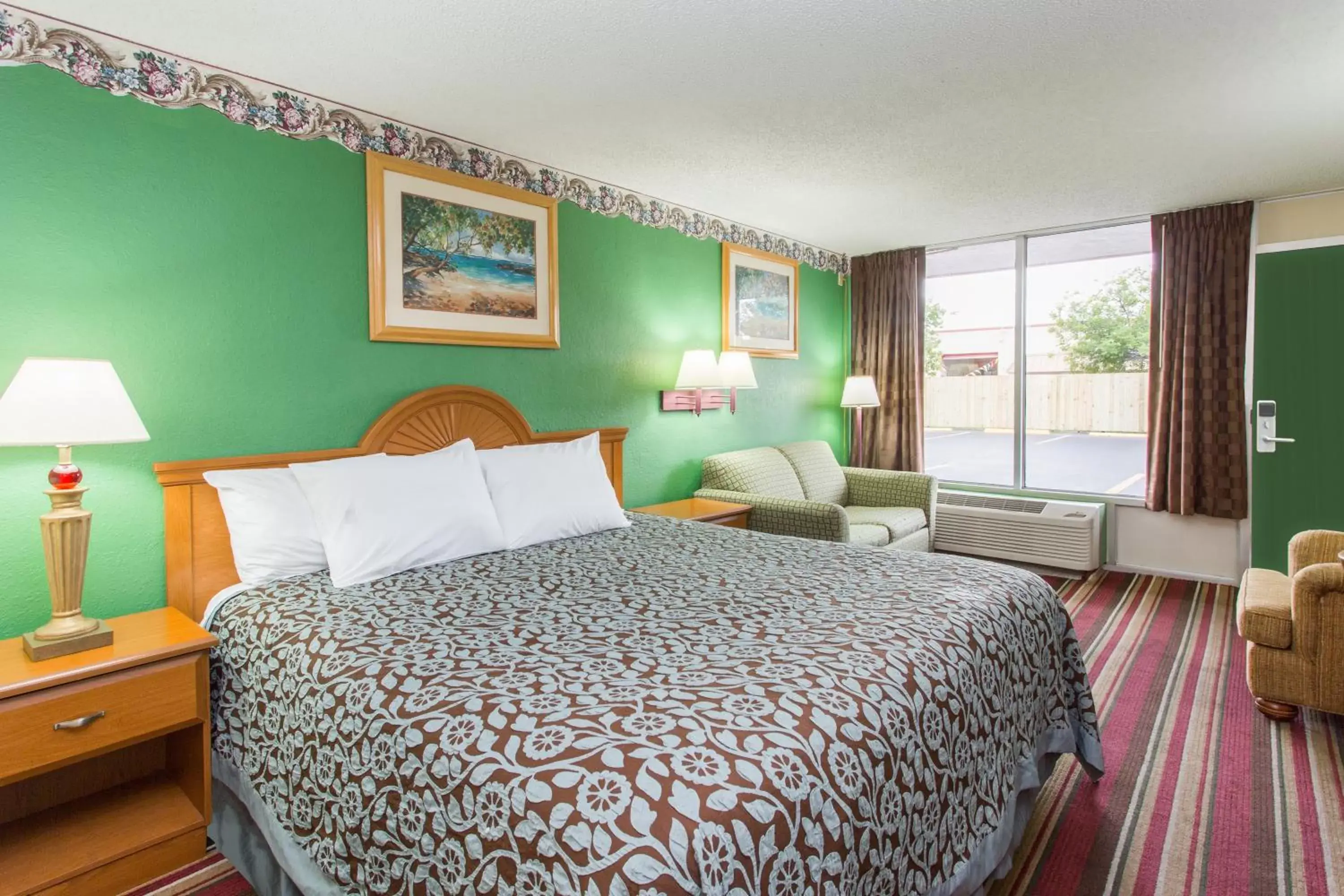 Bedroom, Bed in Days Inn by Wyndham Fort Myers