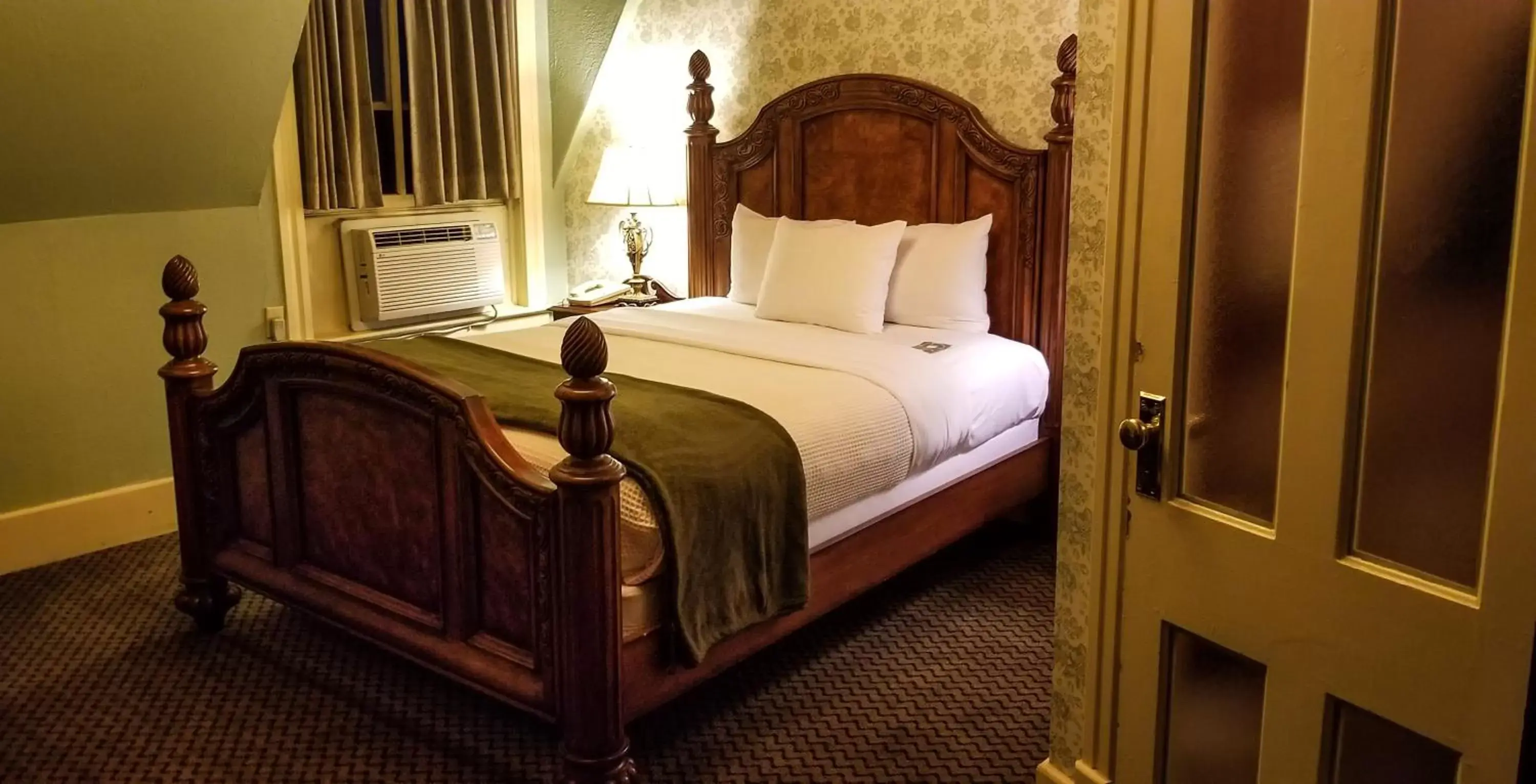 Bed in 1886 Crescent Hotel and Spa