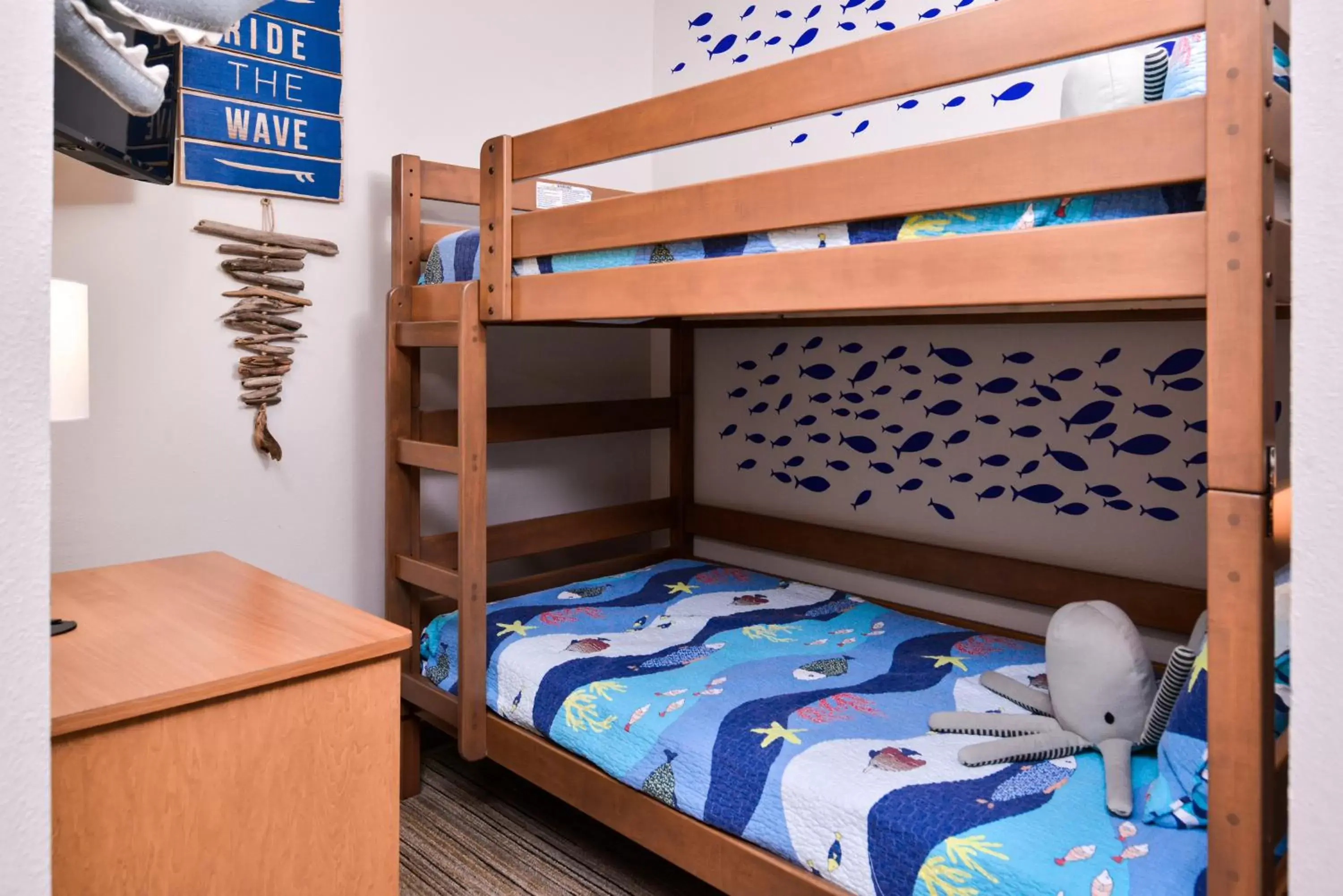 Bedroom, Bunk Bed in Holiday Inn Express Hotel & Suites Tampa-Anderson Road-Veterans Exp, an IHG Hotel