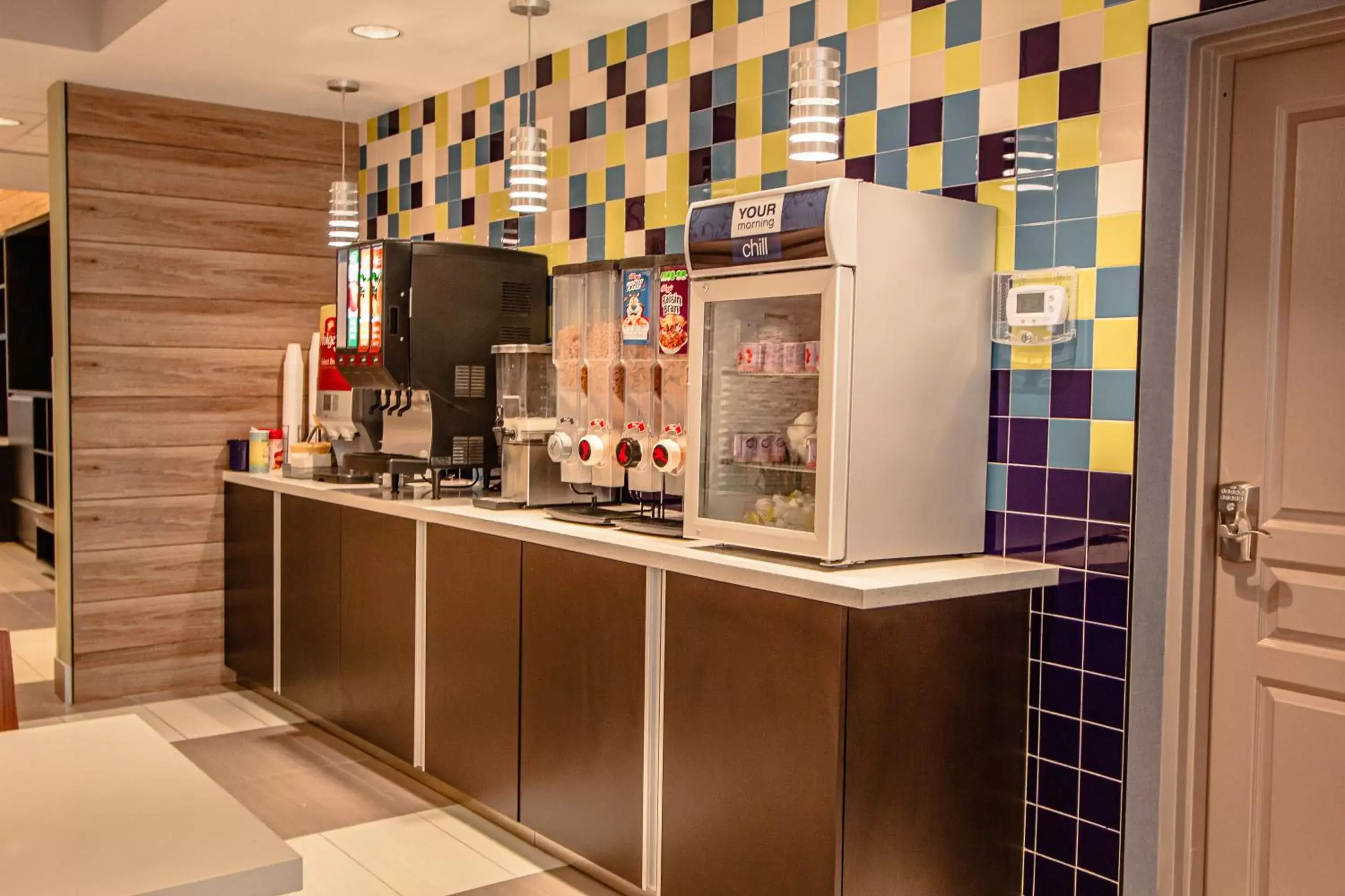 Breakfast in Days Inn & Suites by Wyndham Fort Myers Near JetBlue Park