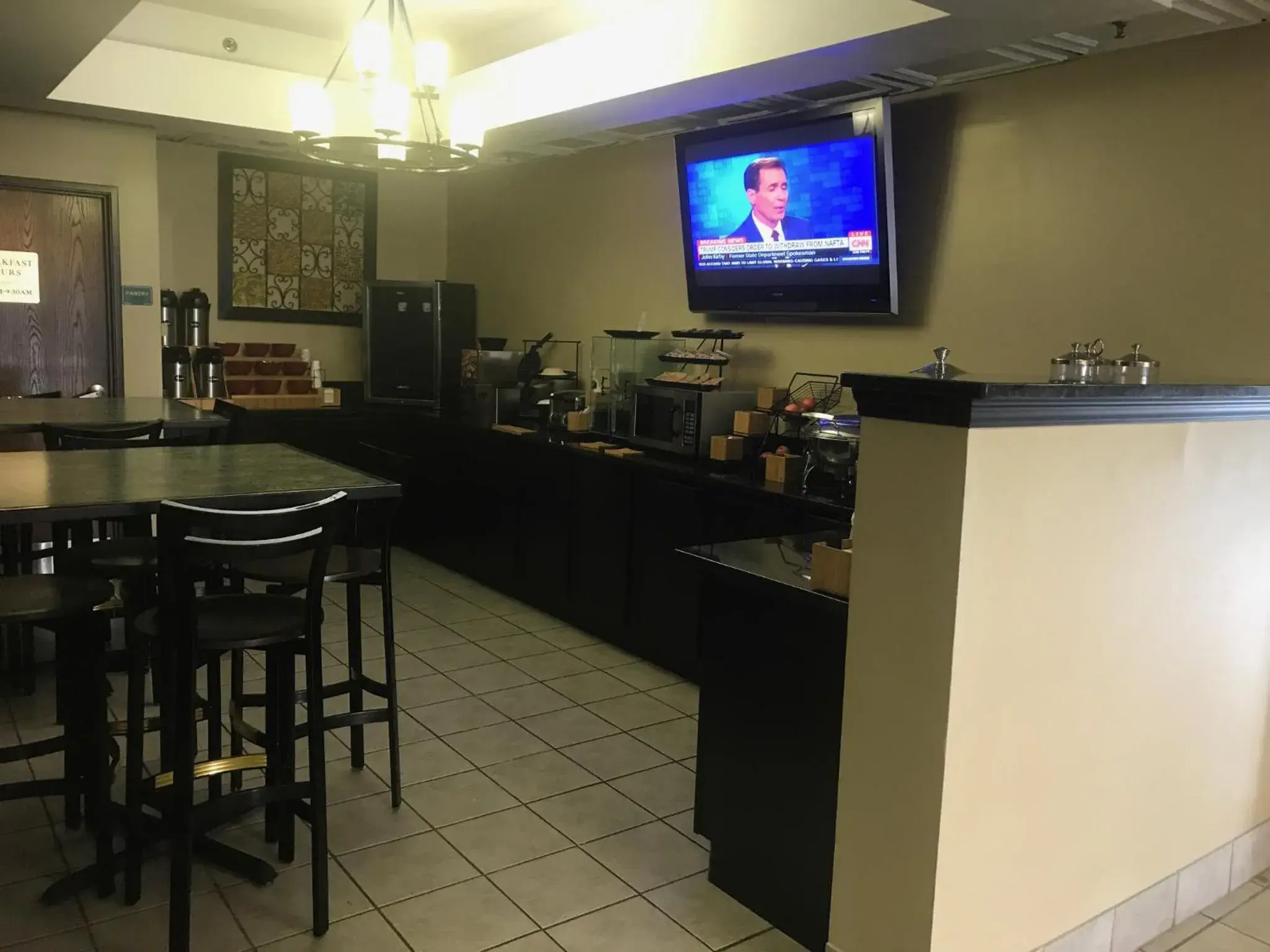 Continental breakfast in Econo Lodge Waynesboro