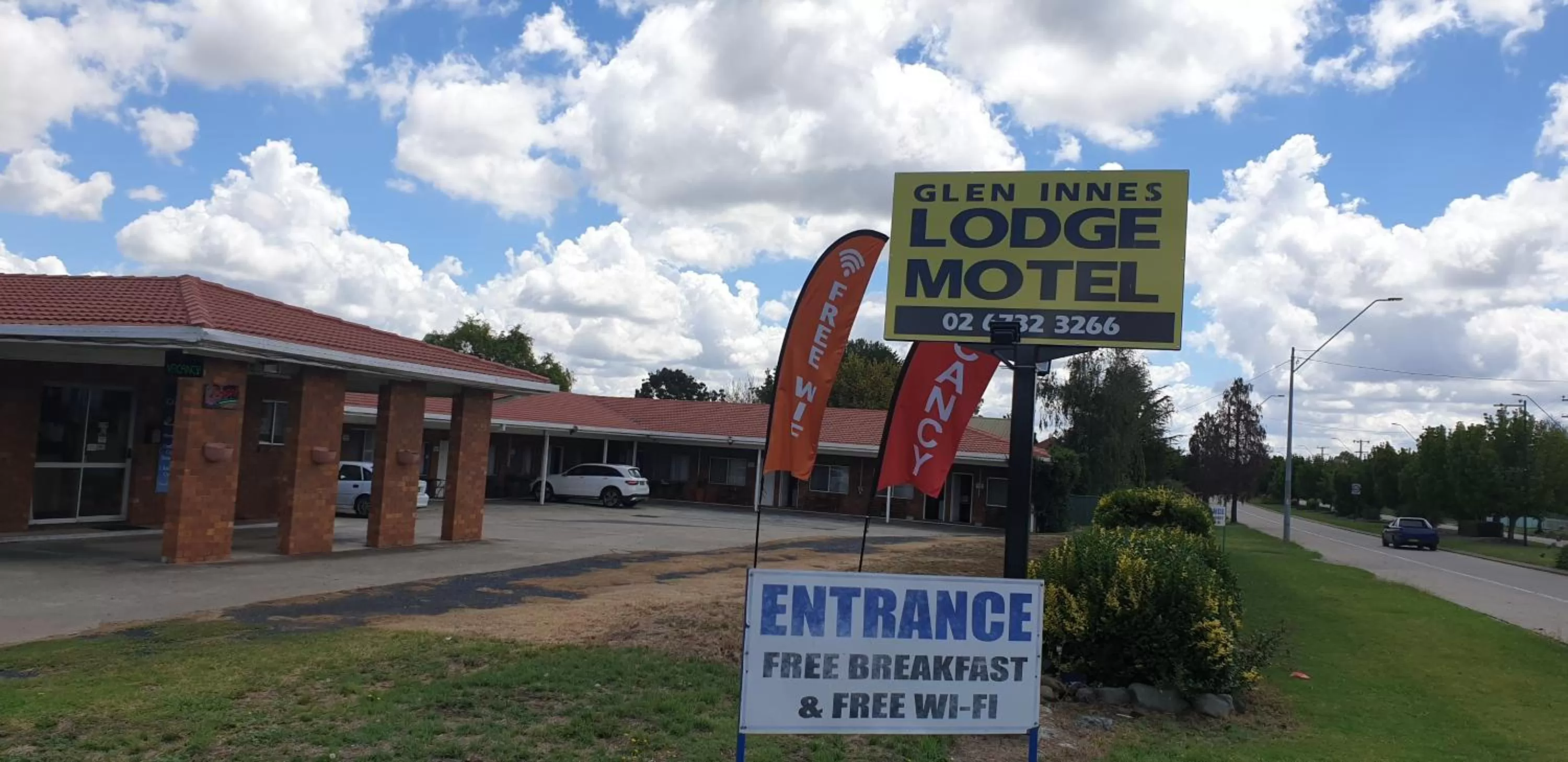 Property building in Glen Innes Lodge Motel