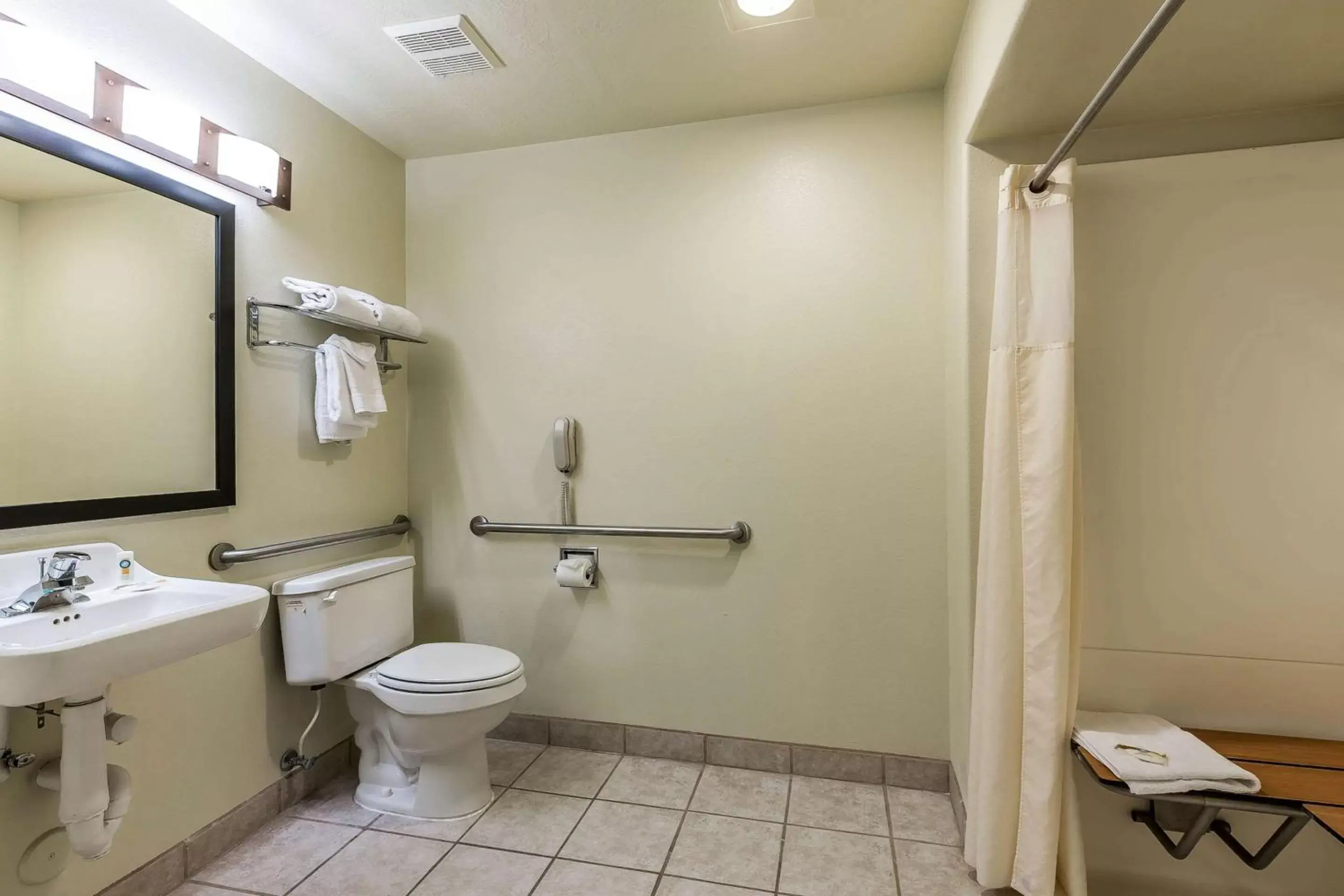 Bathroom in Quality Inn Washington - St George North