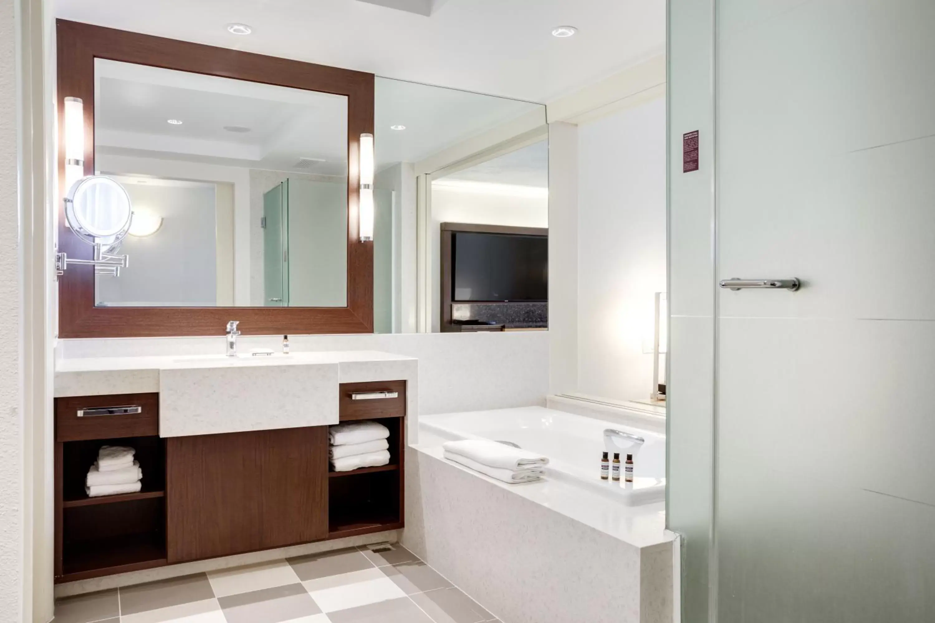 Bathroom in Hyatt Regency Guam