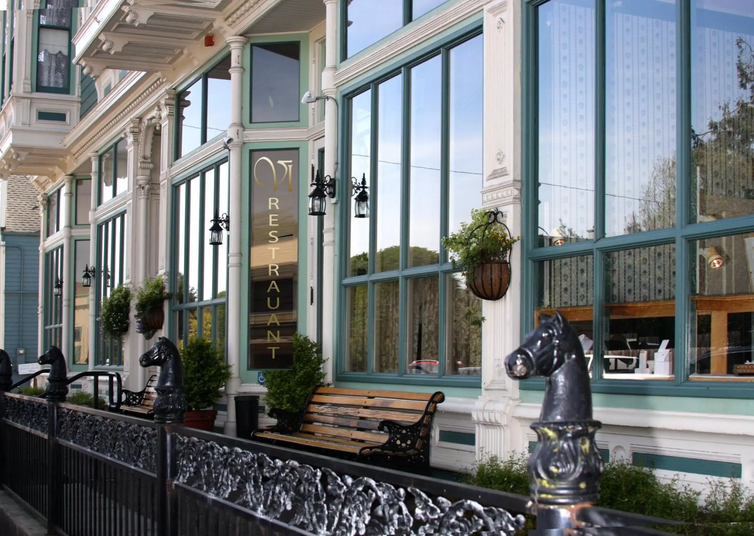 Facade/entrance in Victorian Inn