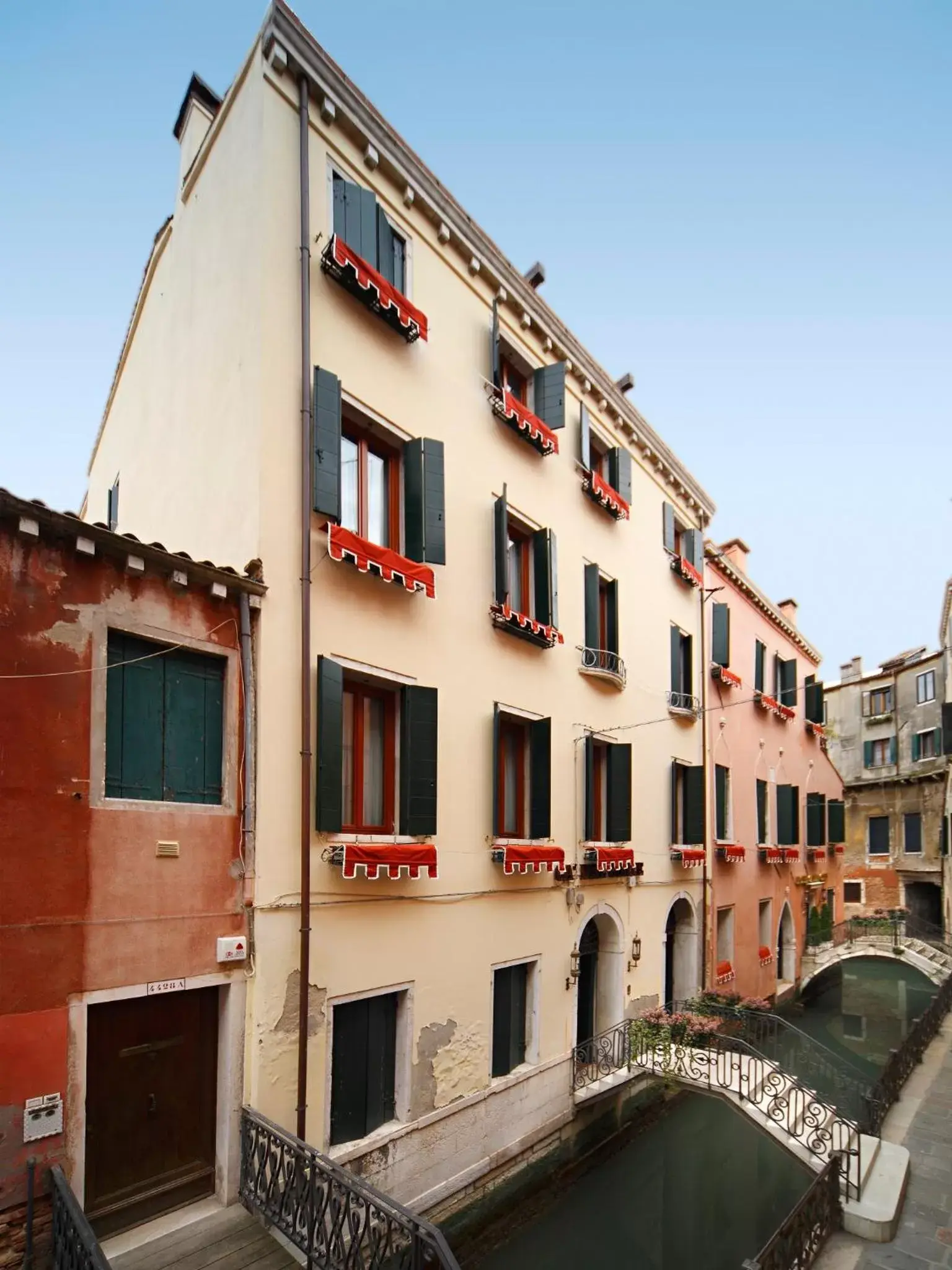 Facade/entrance, Property Building in Hotel Ca' dei Conti