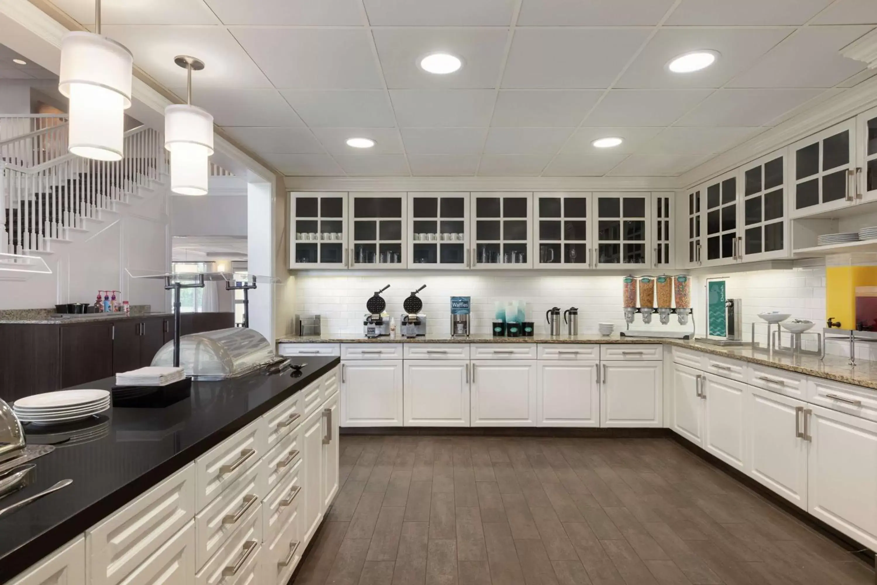 Breakfast, Kitchen/Kitchenette in Homewood Suites by Hilton St. Petersburg Clearwater