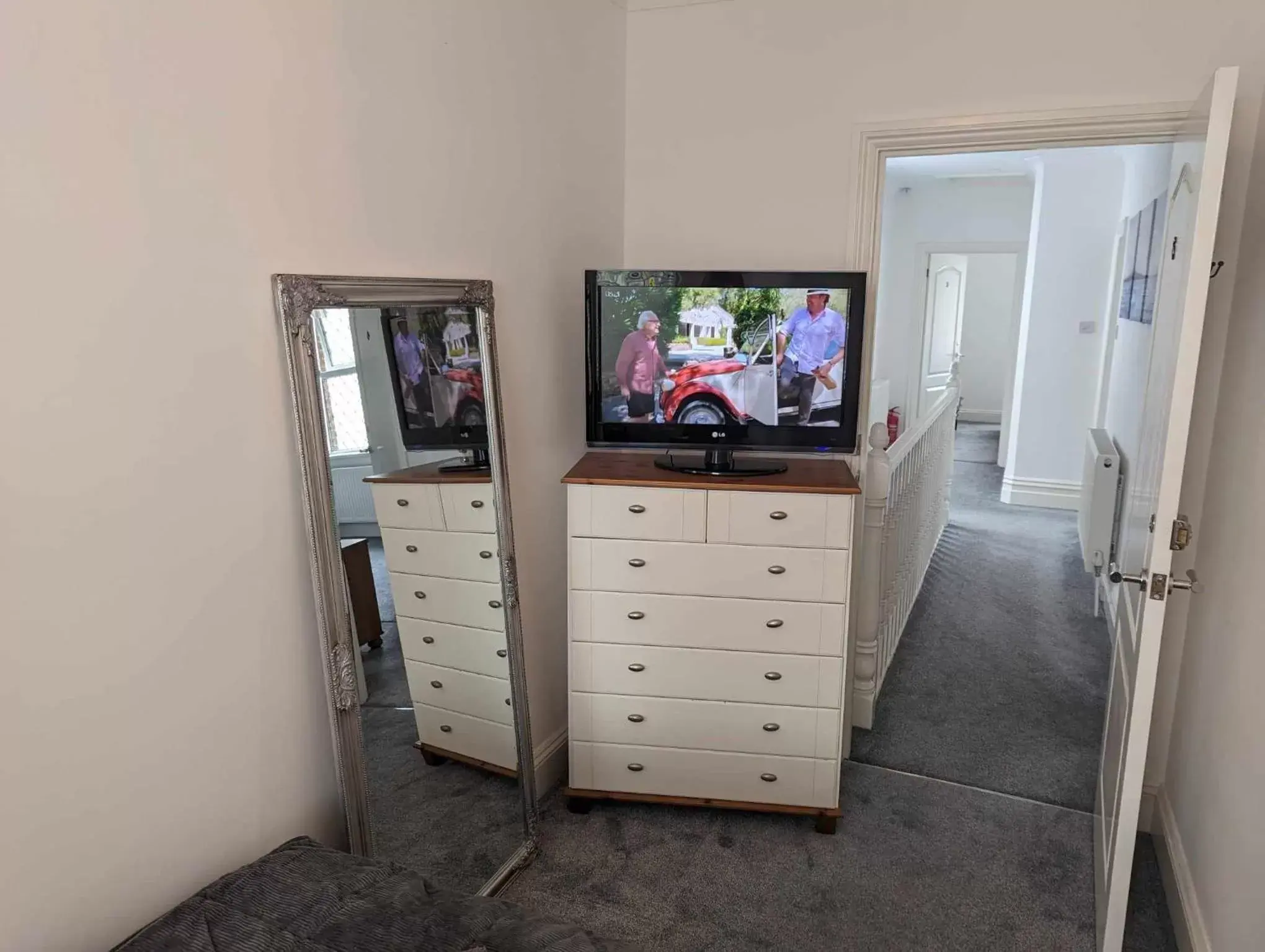 TV/Entertainment Center in Cosy Bee