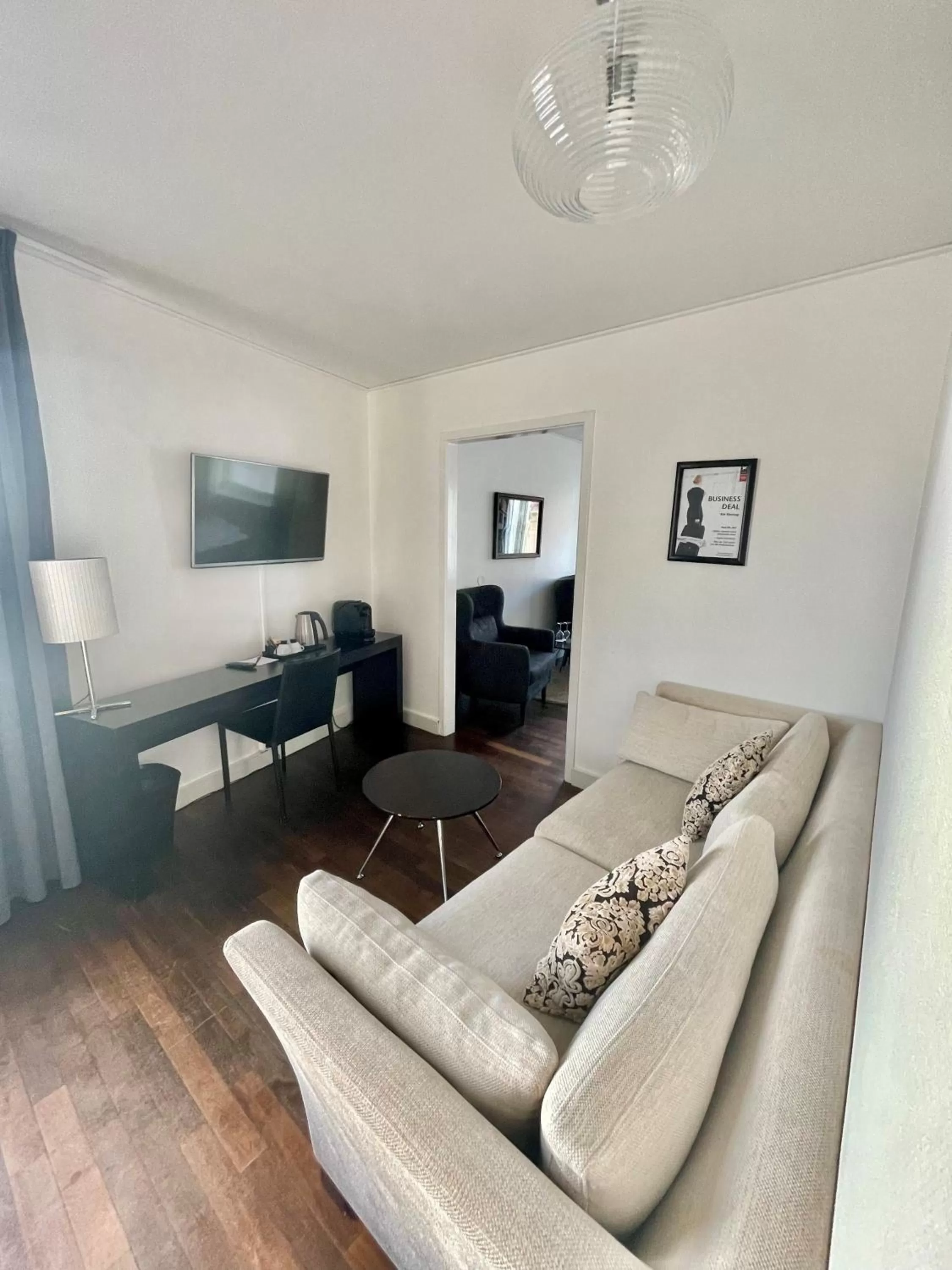 Seating area in First Hotel Witt