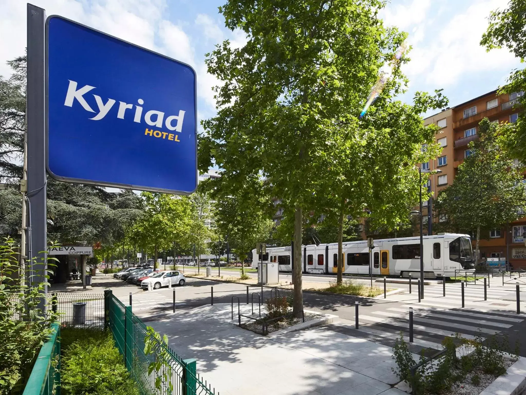 Facade/entrance in Kyriad Grenoble Centre