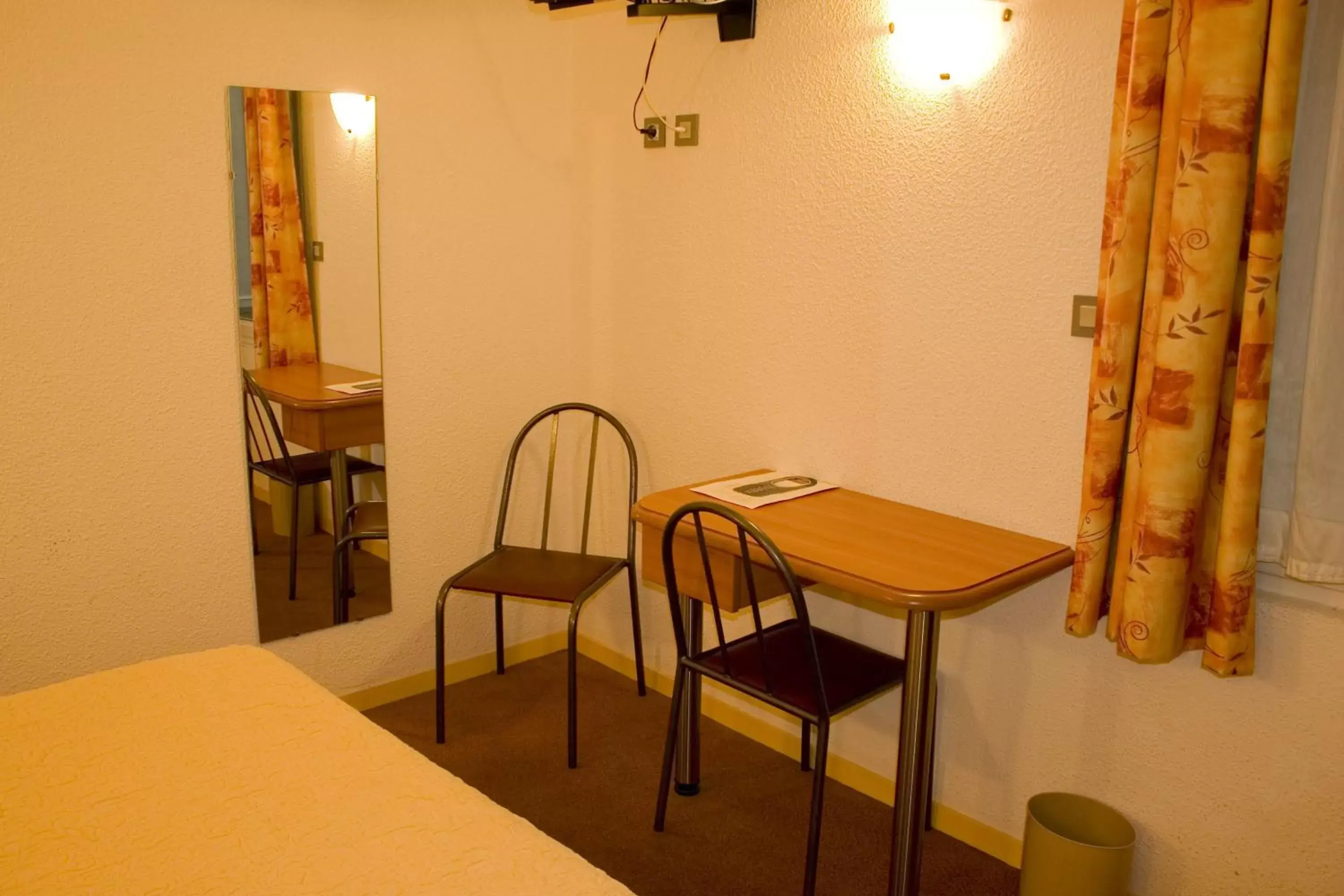 Seating area, Dining Area in Hotel de L'Opéra