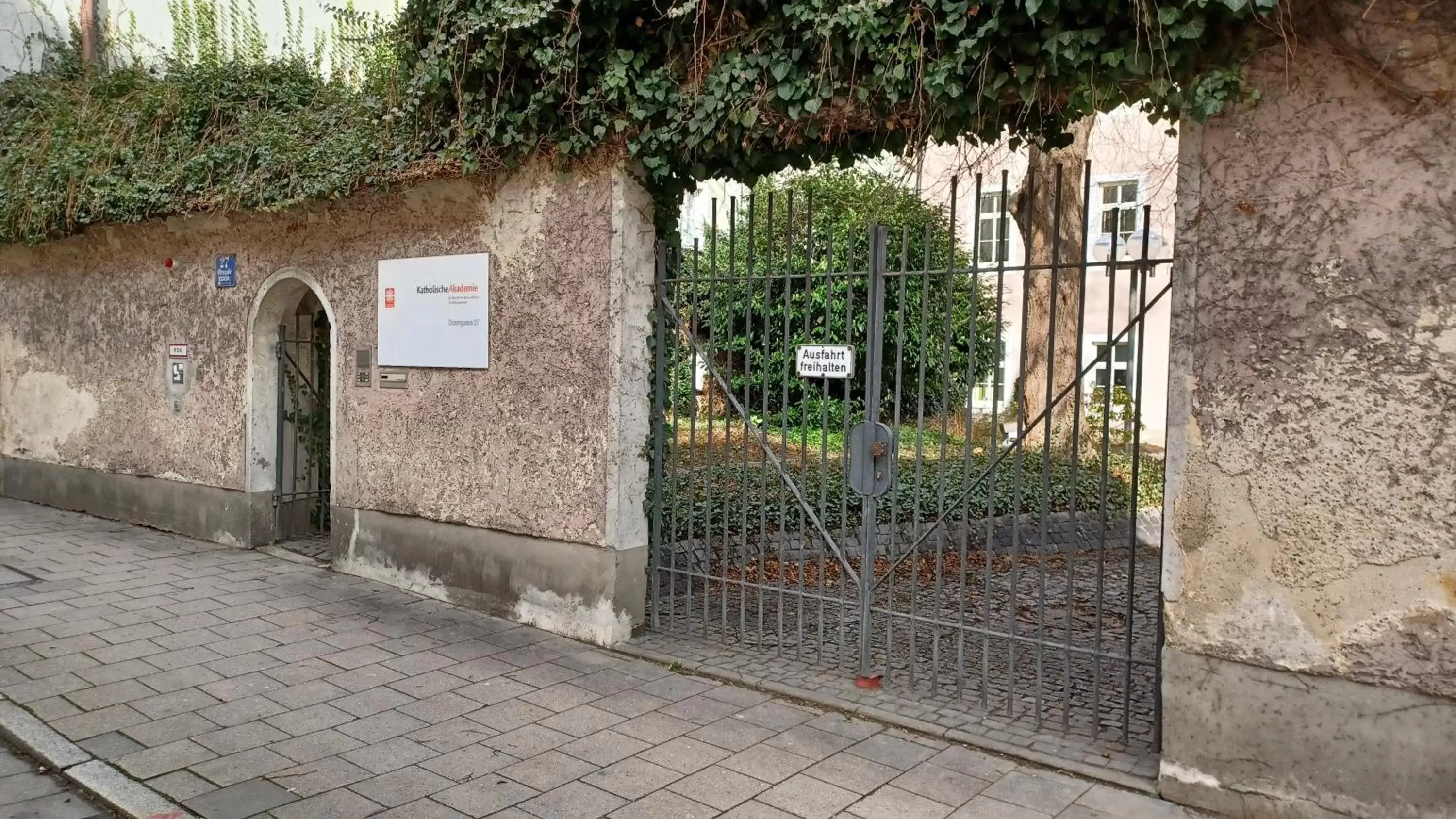 Property building in Gästehaus der Katholischen Akademie