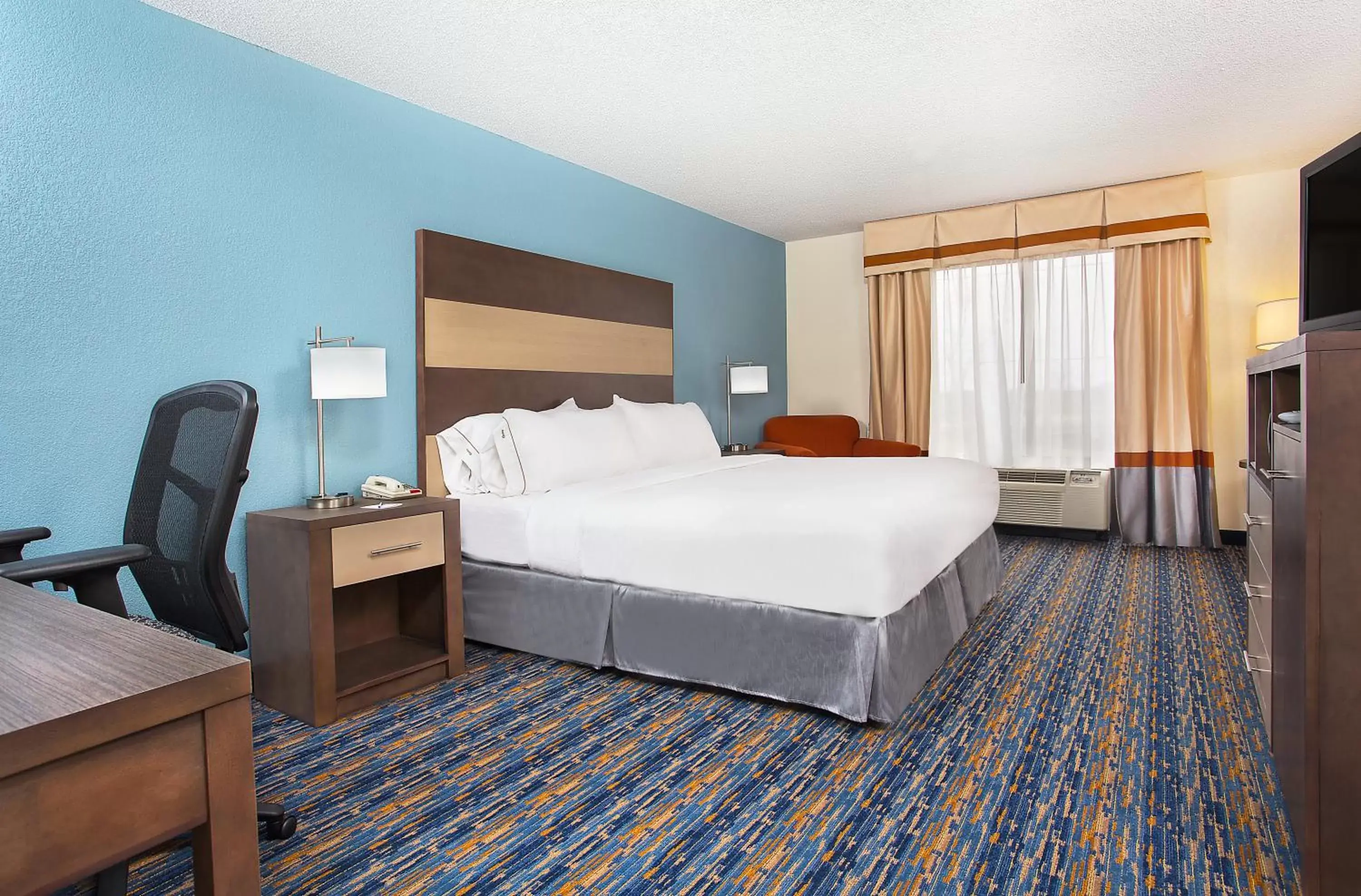 Photo of the whole room, Bed in Holiday Inn Express Berea, an IHG Hotel