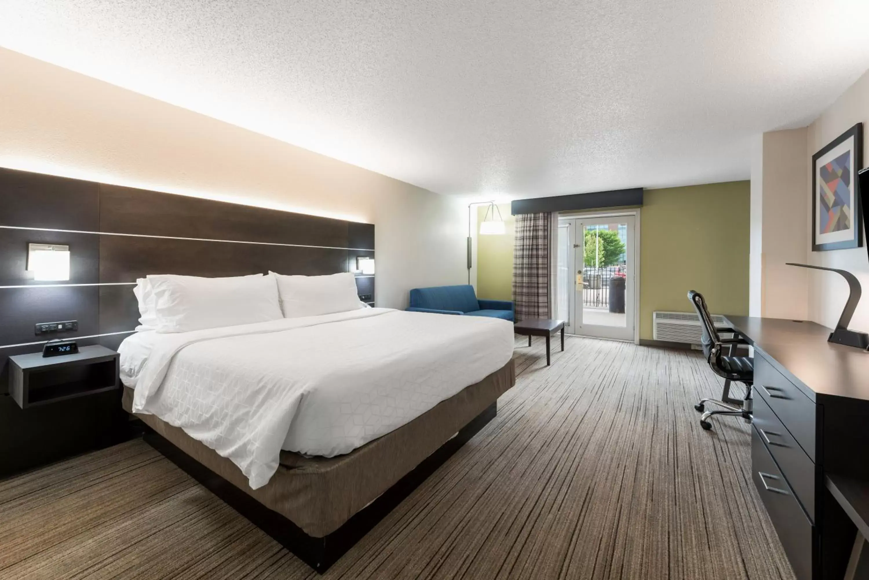 Photo of the whole room, Bed in Holiday Inn Express - Columbus Downtown, an IHG Hotel