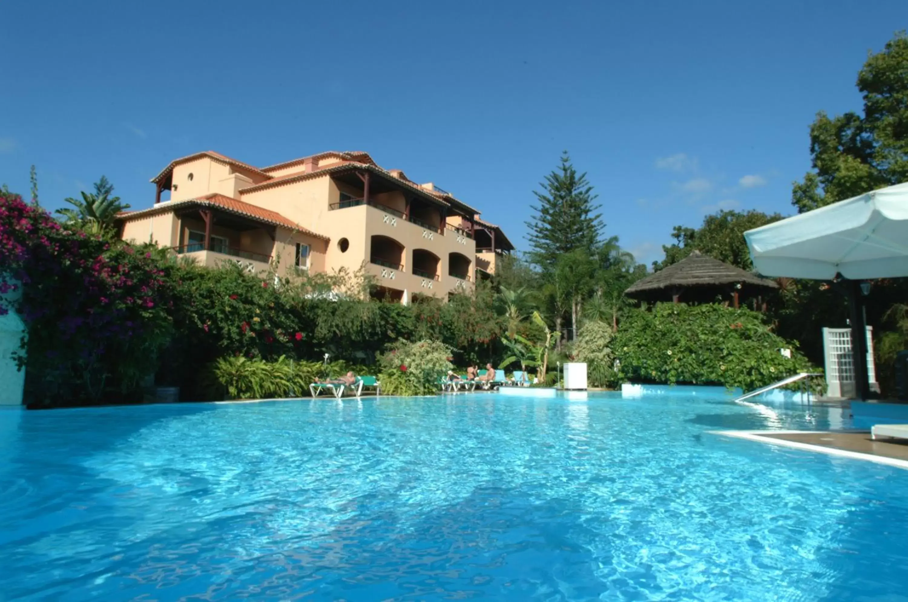 Swimming pool, Property Building in Pestana Village Garden Hotel