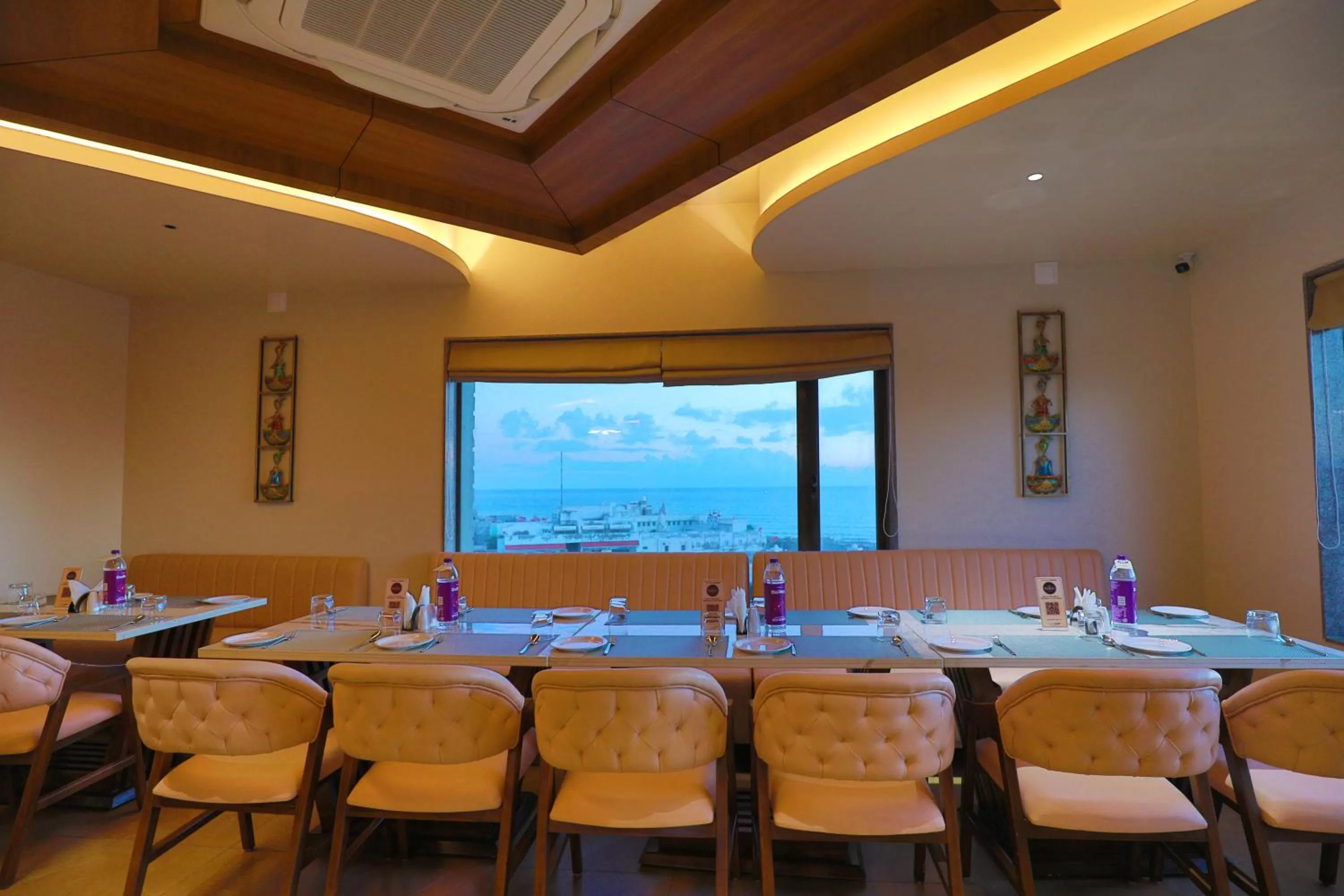 Restaurant/places to eat in HOTEL THE GRANDLADHUKARA