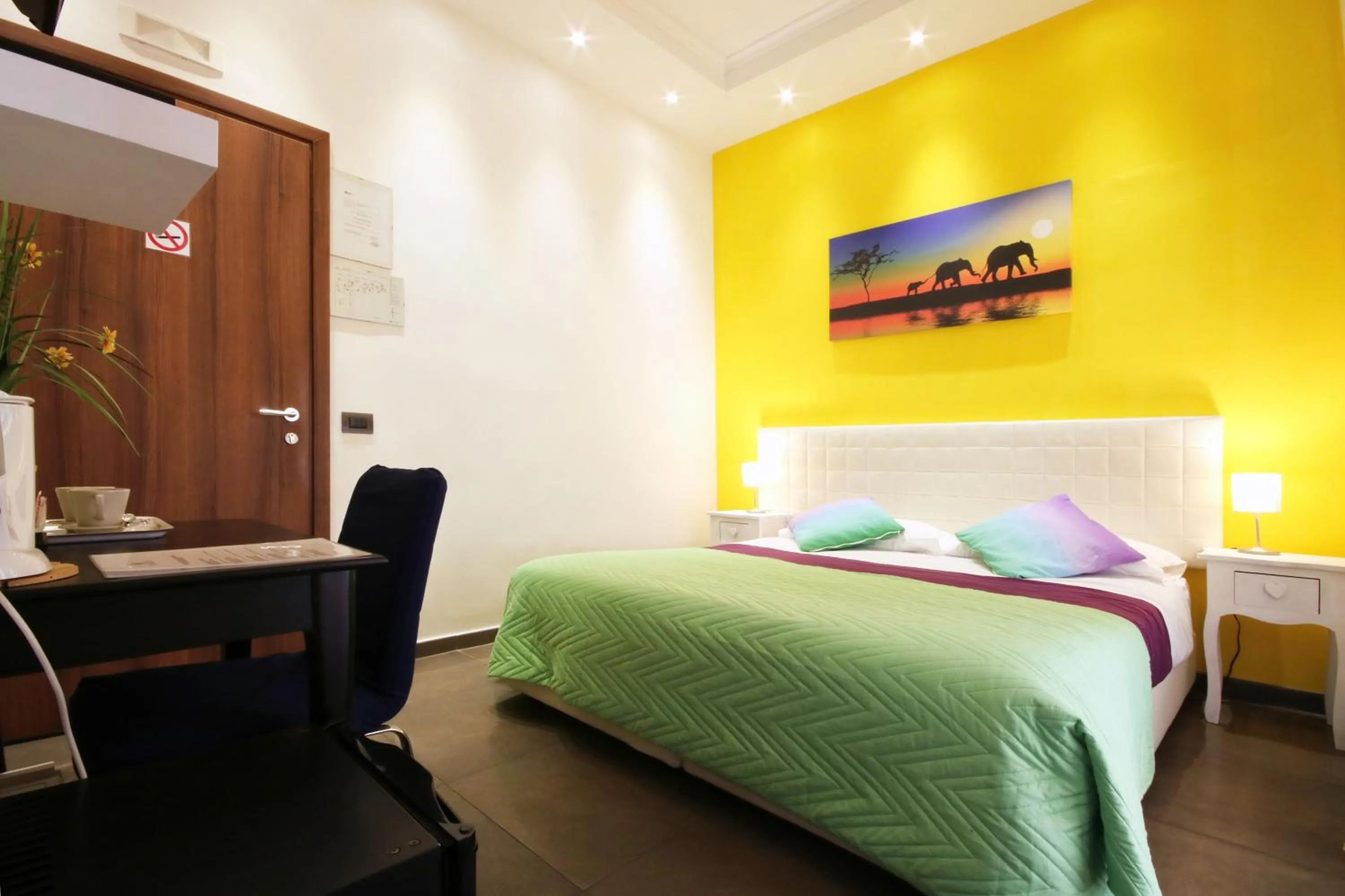 Photo of the whole room, Bed in Vatication B&B