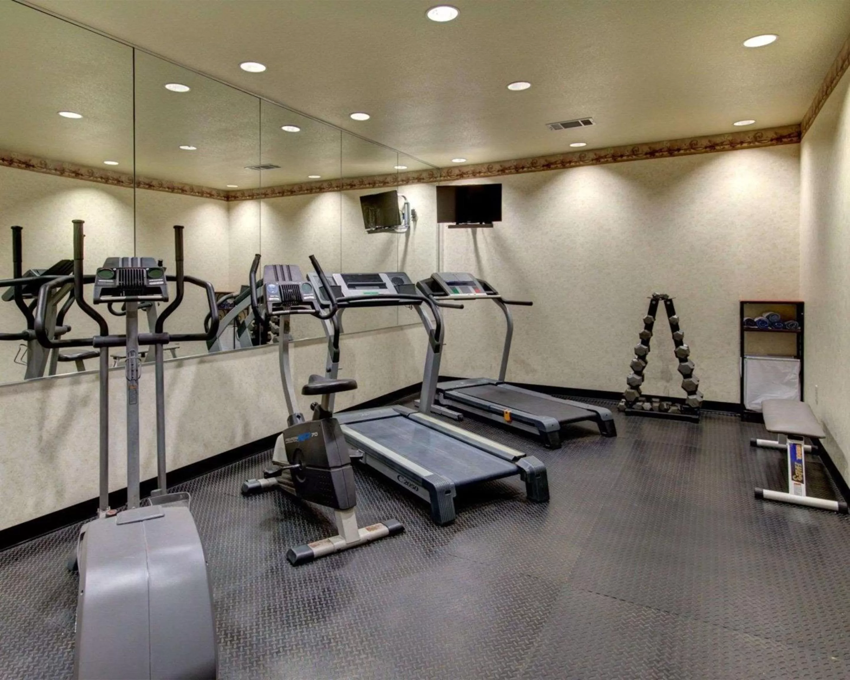 Fitness centre/facilities in Quality Inn & Suites Glen Rose