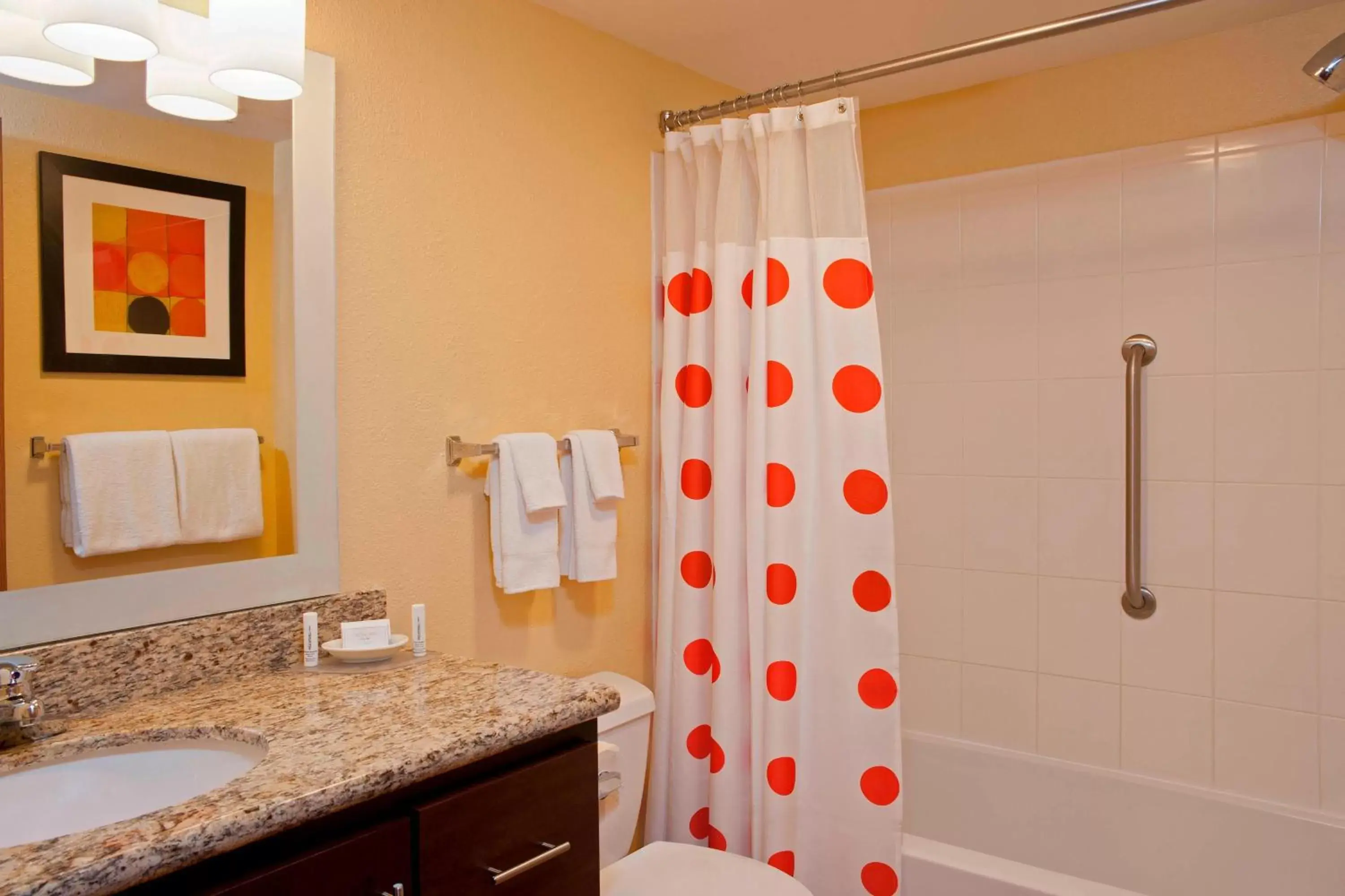Bathroom in TownePlace Suites by Marriott Bloomington