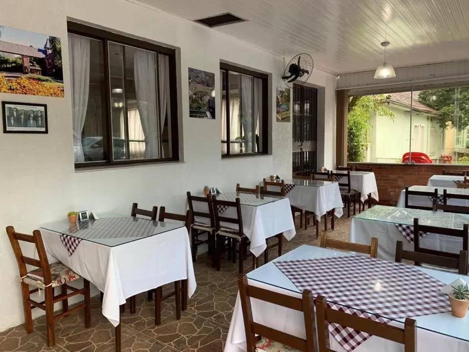 Restaurant/Places to Eat in Hotel Visão