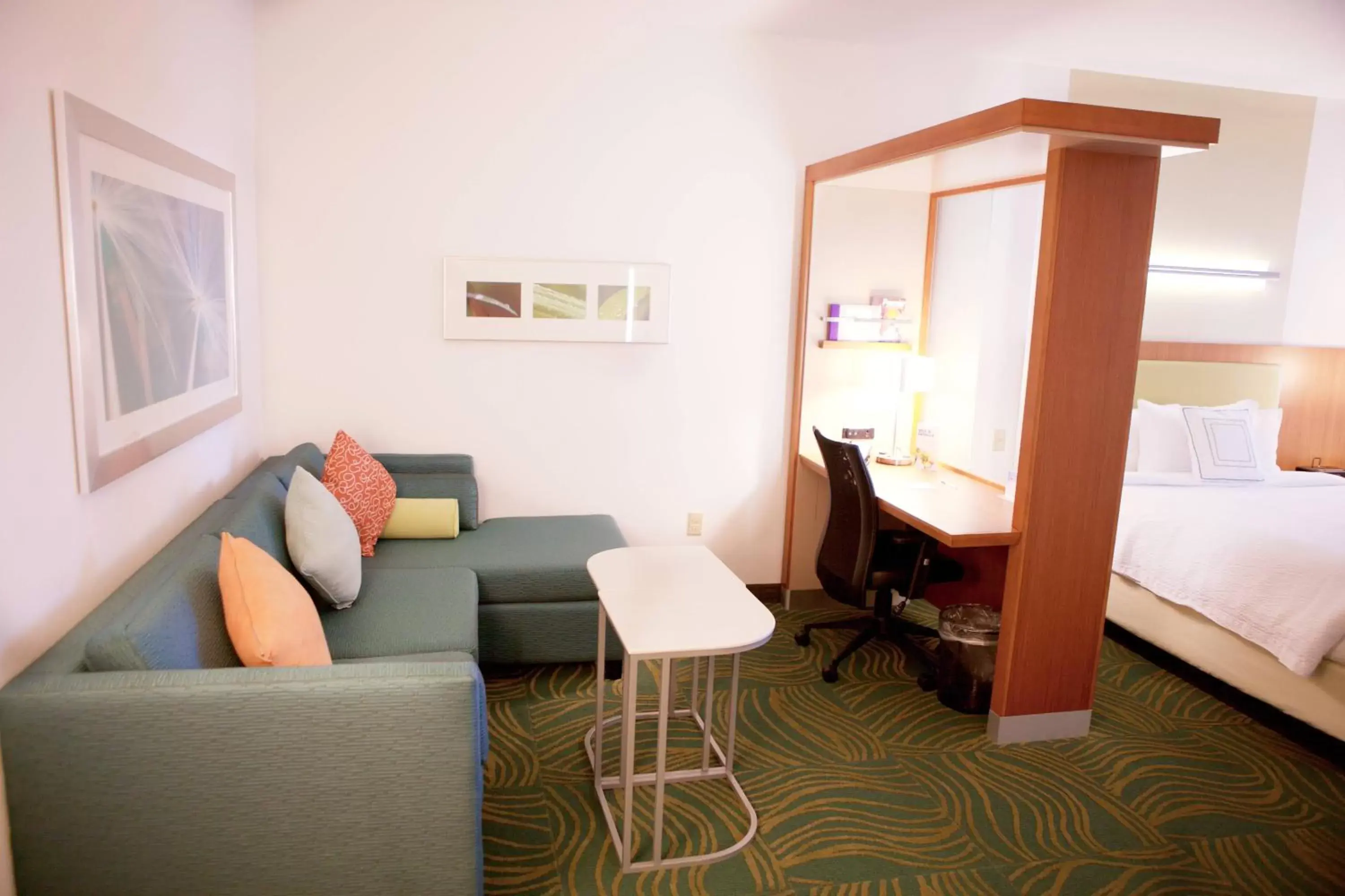 Living room, Seating Area in SpringHill Suites by Marriott Wichita Airport