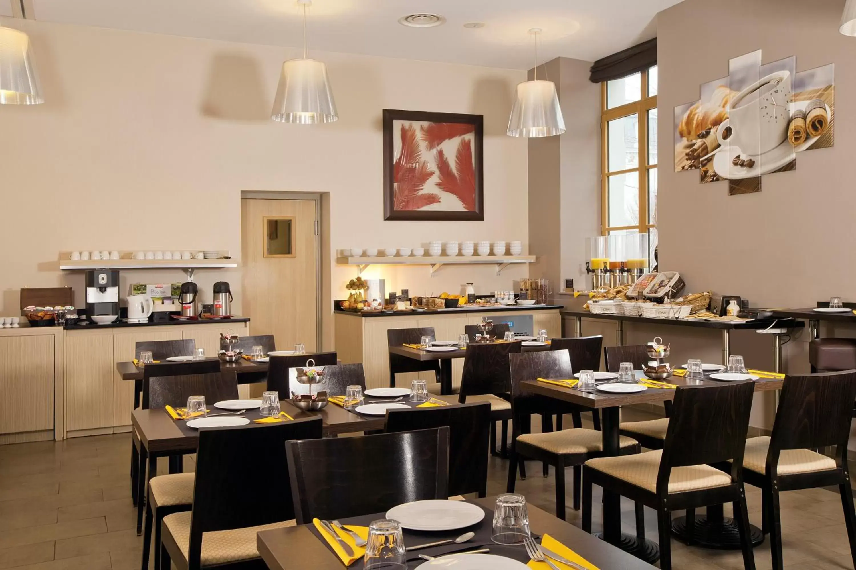 Continental breakfast, Restaurant/Places to Eat in Residhome Grenoble Caserne De Bonne
