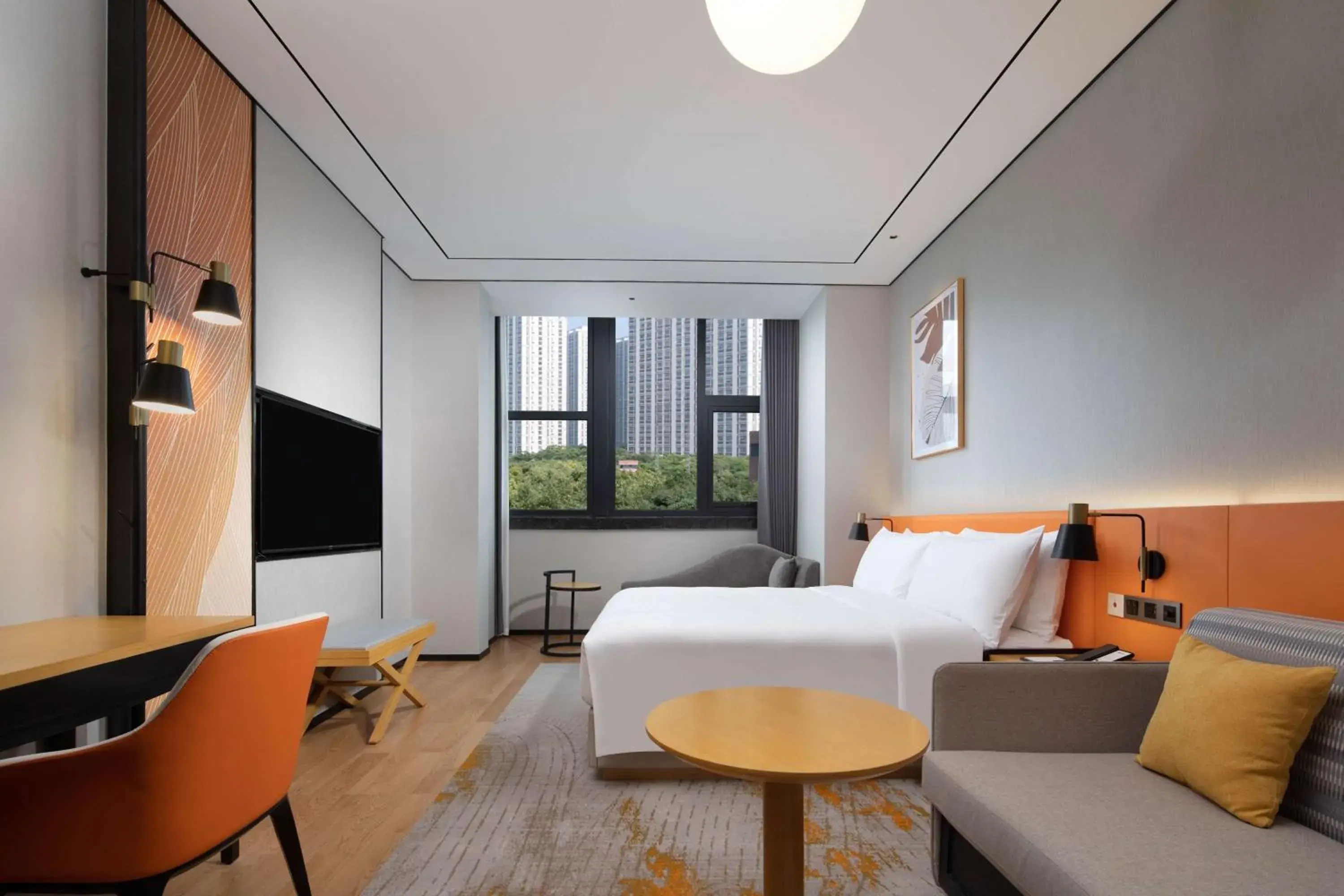 Bed, Seating Area in Hilton Garden Inn Hangzhou Xiaoshan