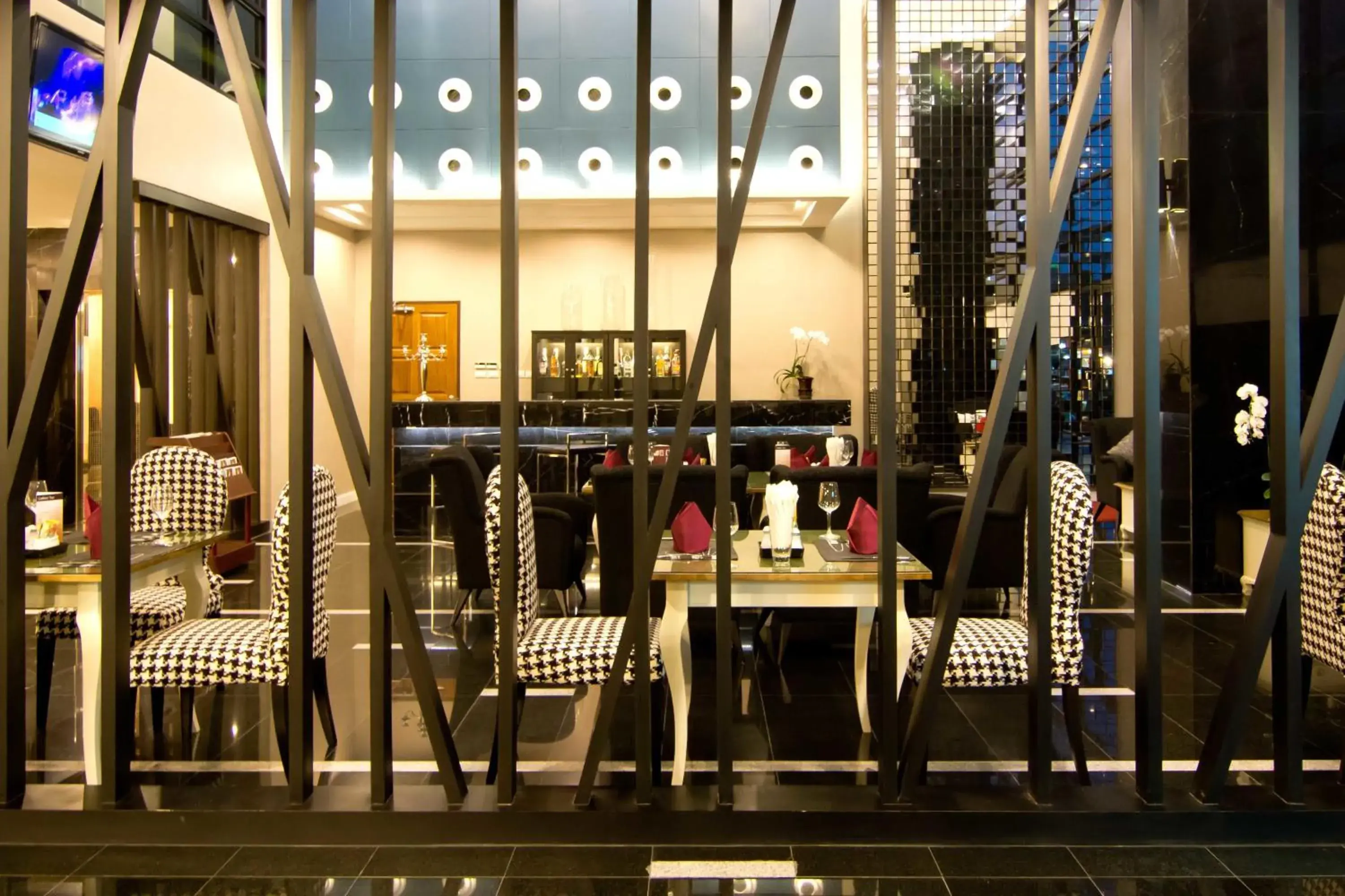 Restaurant/places to eat in Sea Me Spring Too Hotel Restaurant/places to eat in Sea Me Spring Too Hotel