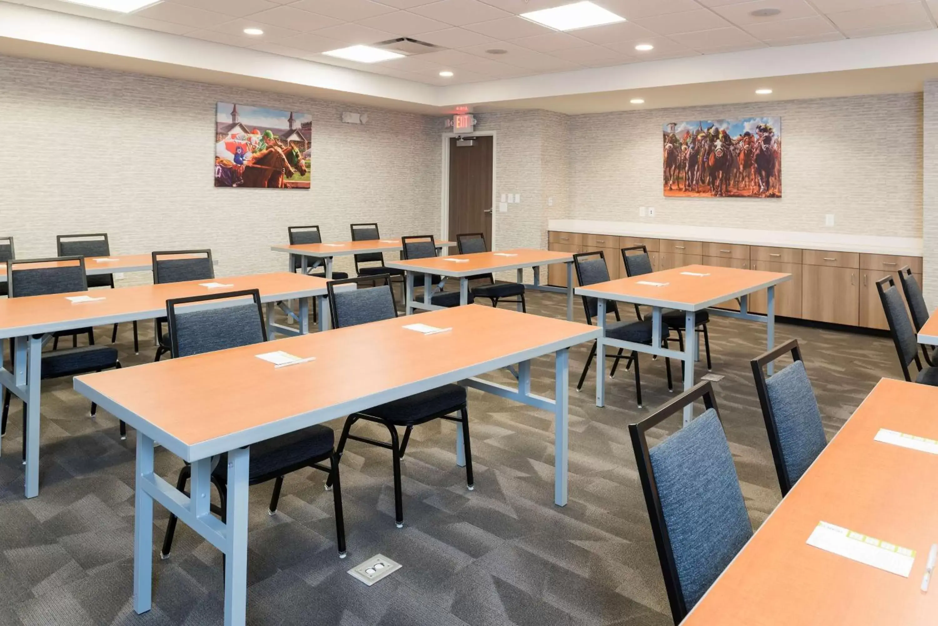 Meeting/conference room in Home2 Suites by Hilton Louisville Downtown NuLu