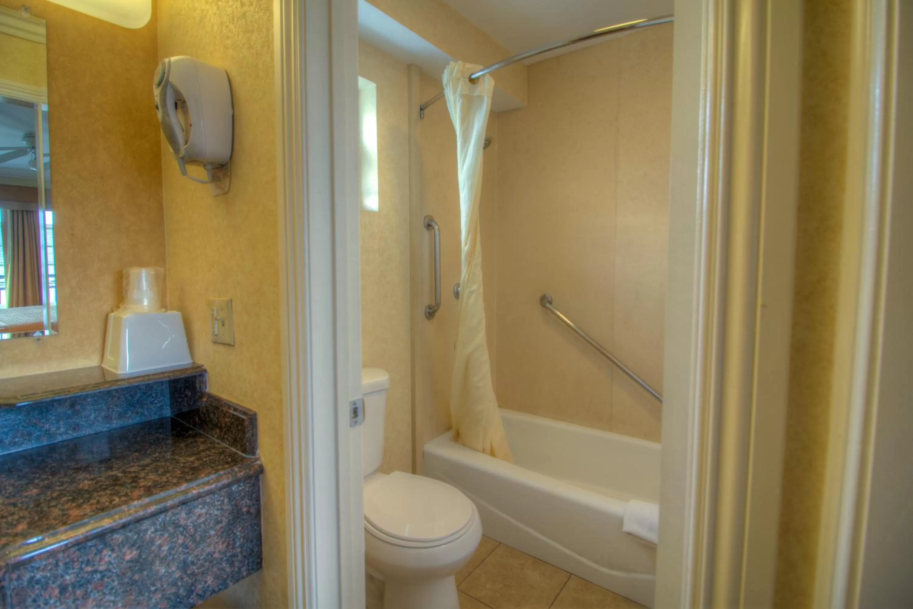 Toilet in Princess Inn