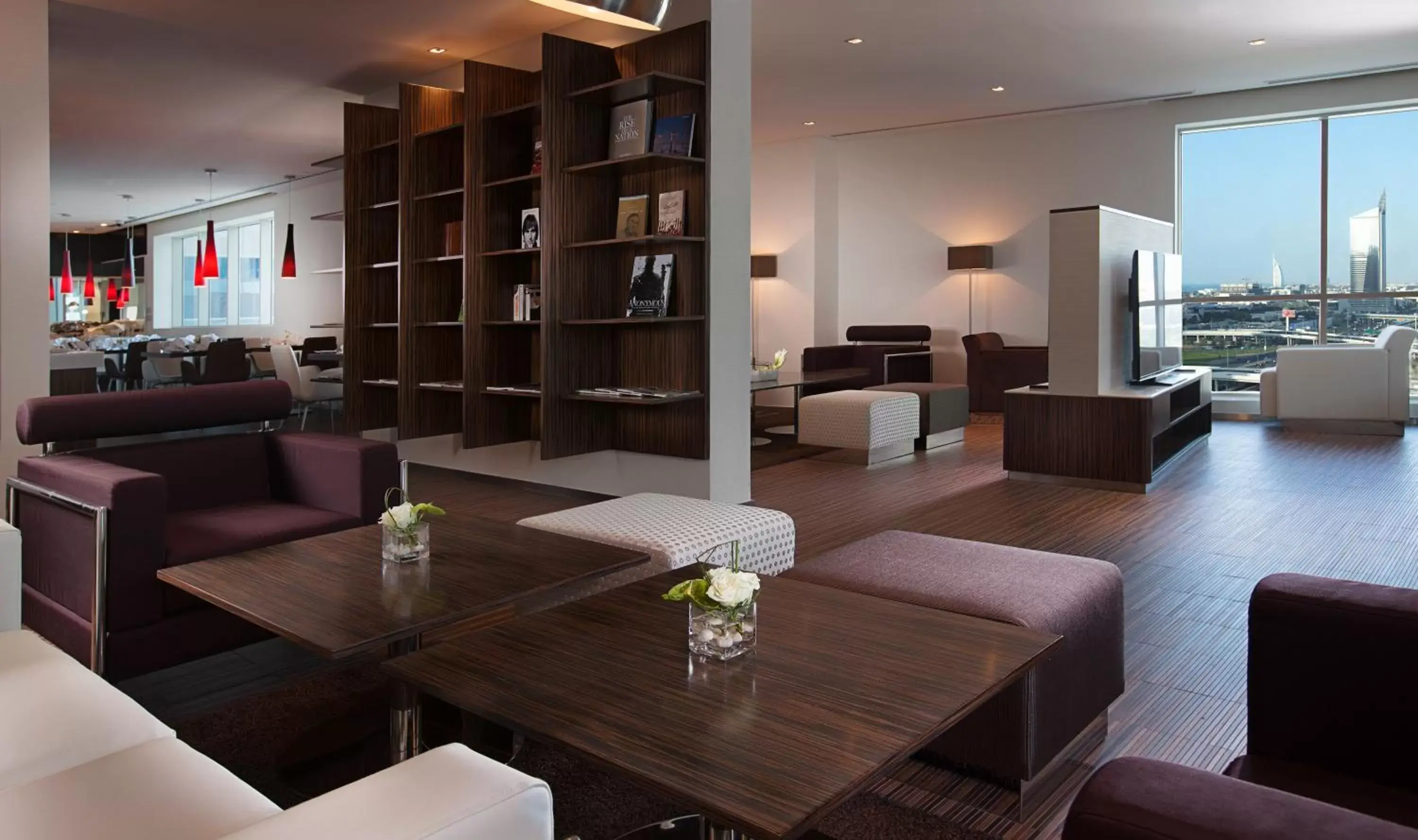 Lounge or bar in Pullman Dubai Jumeirah Lakes Towers