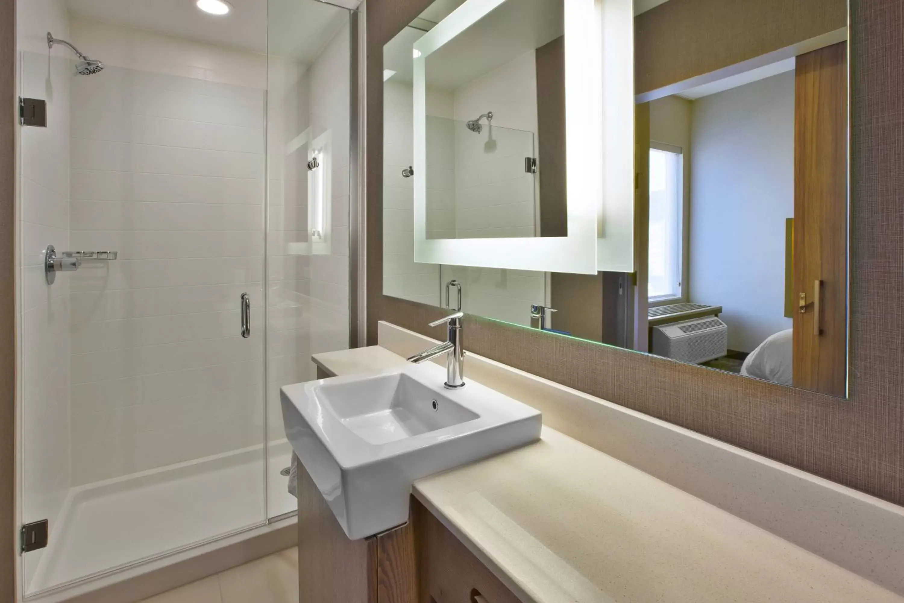 Bathroom in SpringHill Suites by Marriott Pittsburgh Butler/Centre City