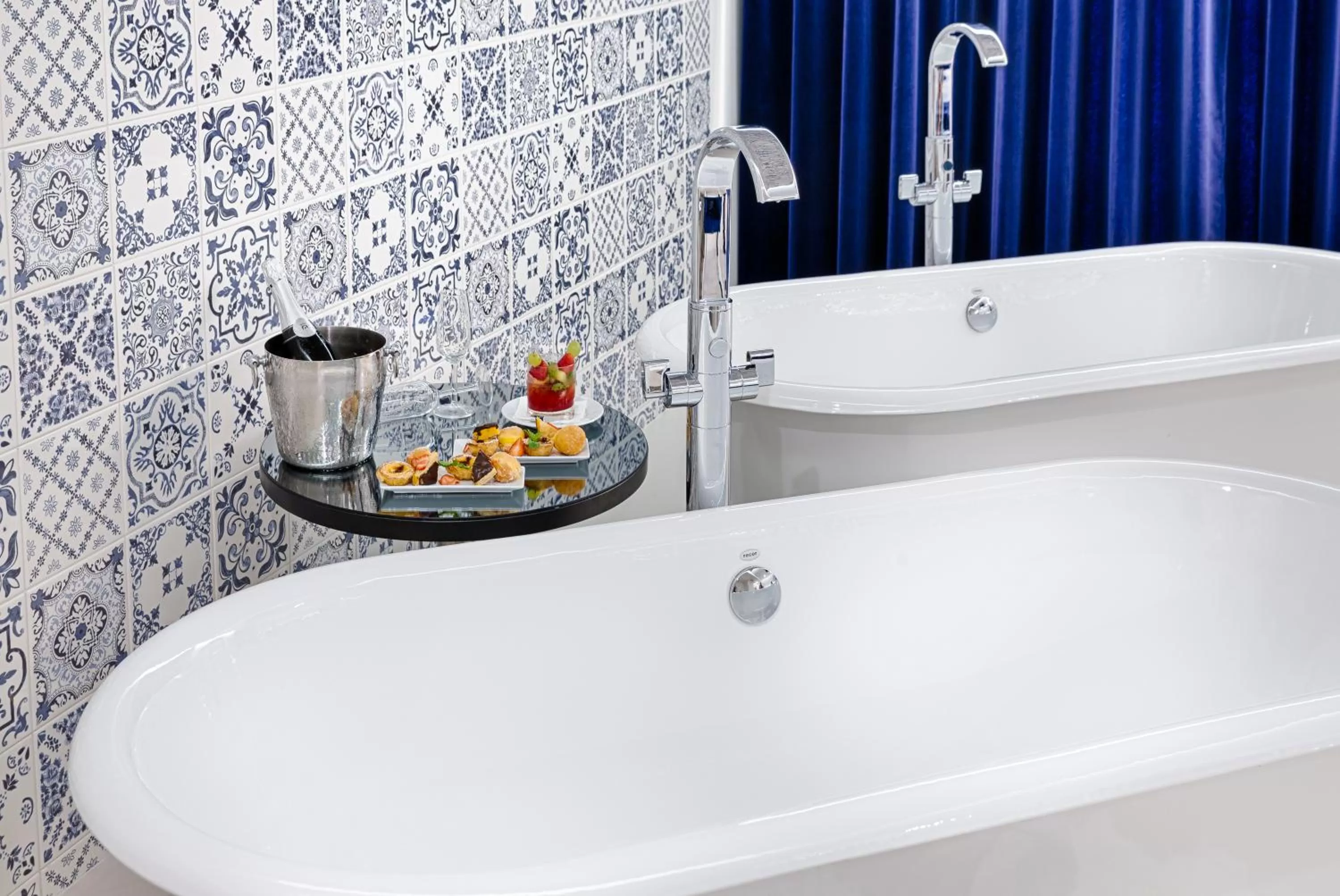 Photo of the whole room in Hotel Cristal Porto