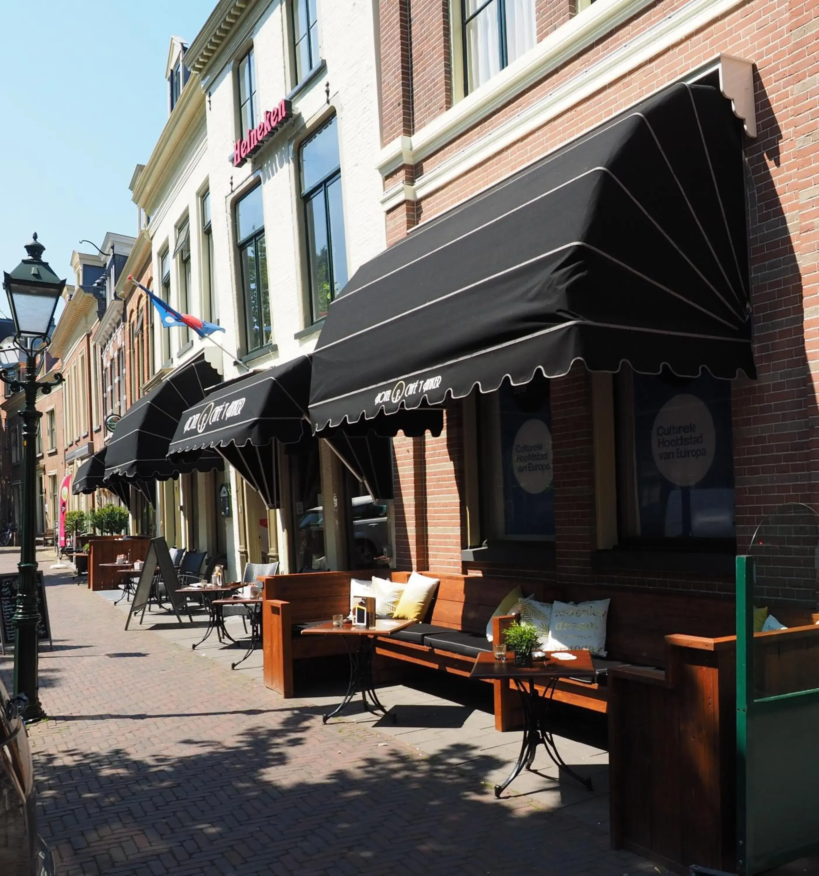 Facade/entrance in Hotel 't Anker