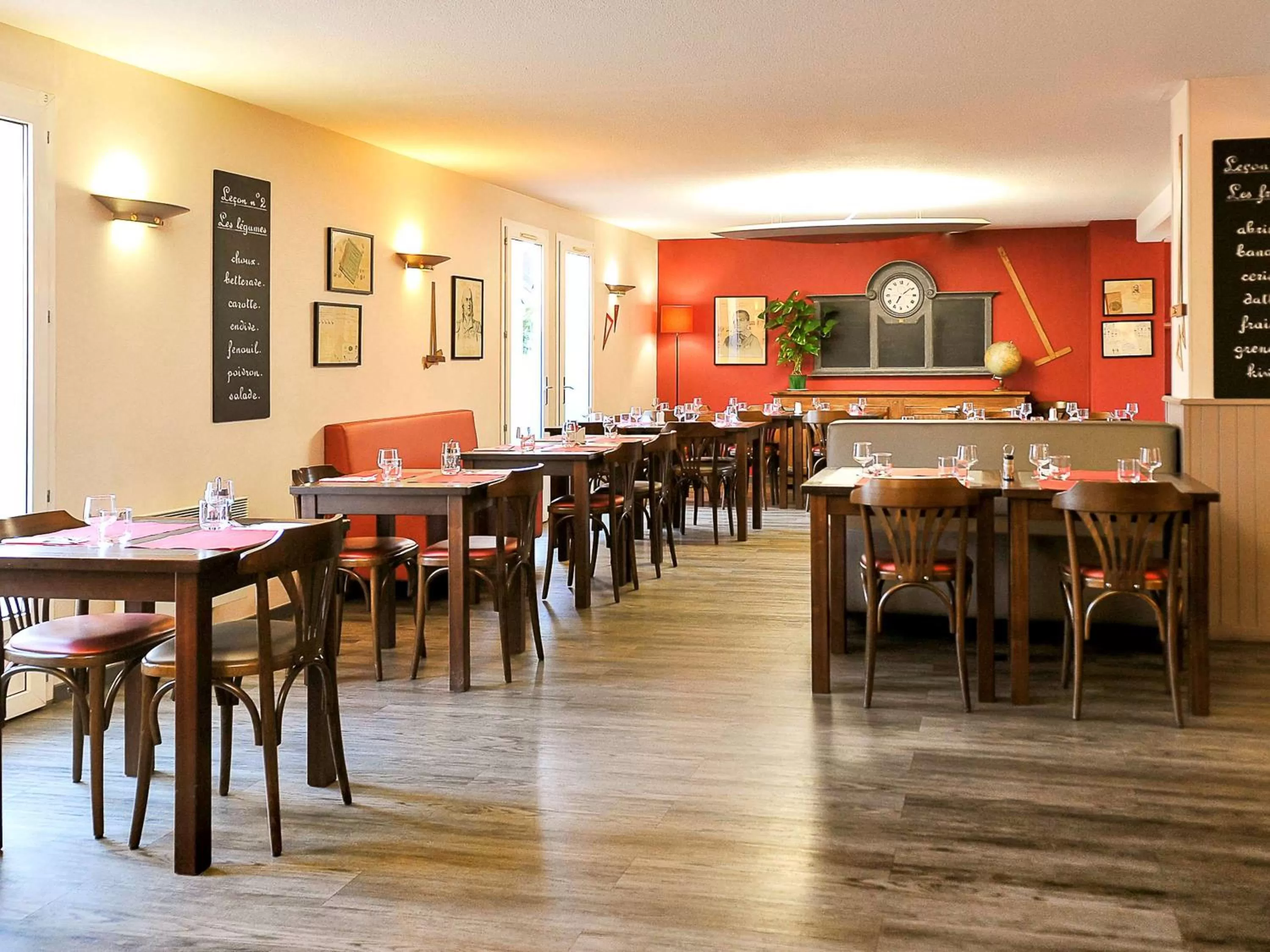 Restaurant/places to eat in Hotel ibis Autun
