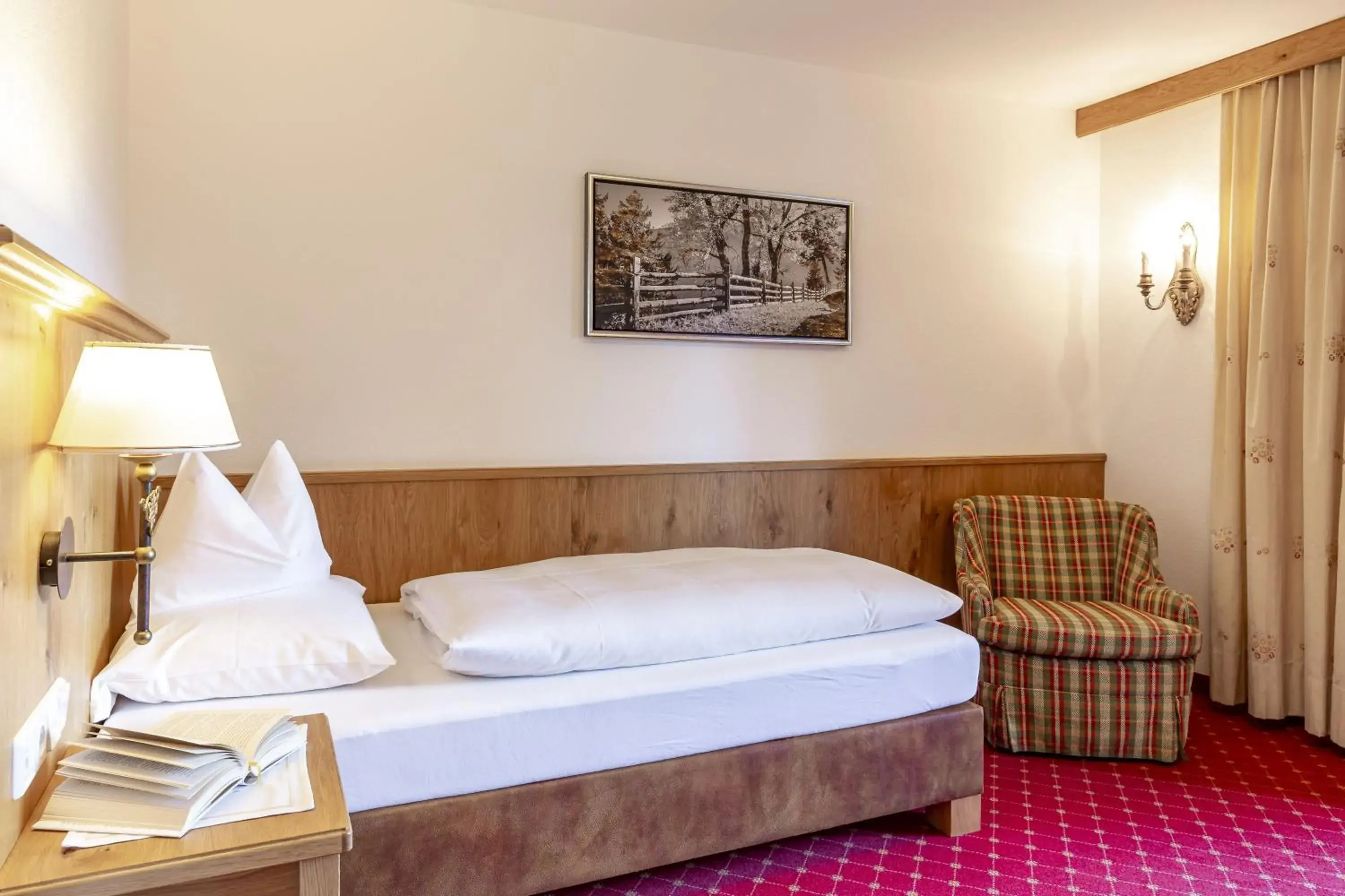 Photo of the whole room, Bed in Parkhotel Seefeld