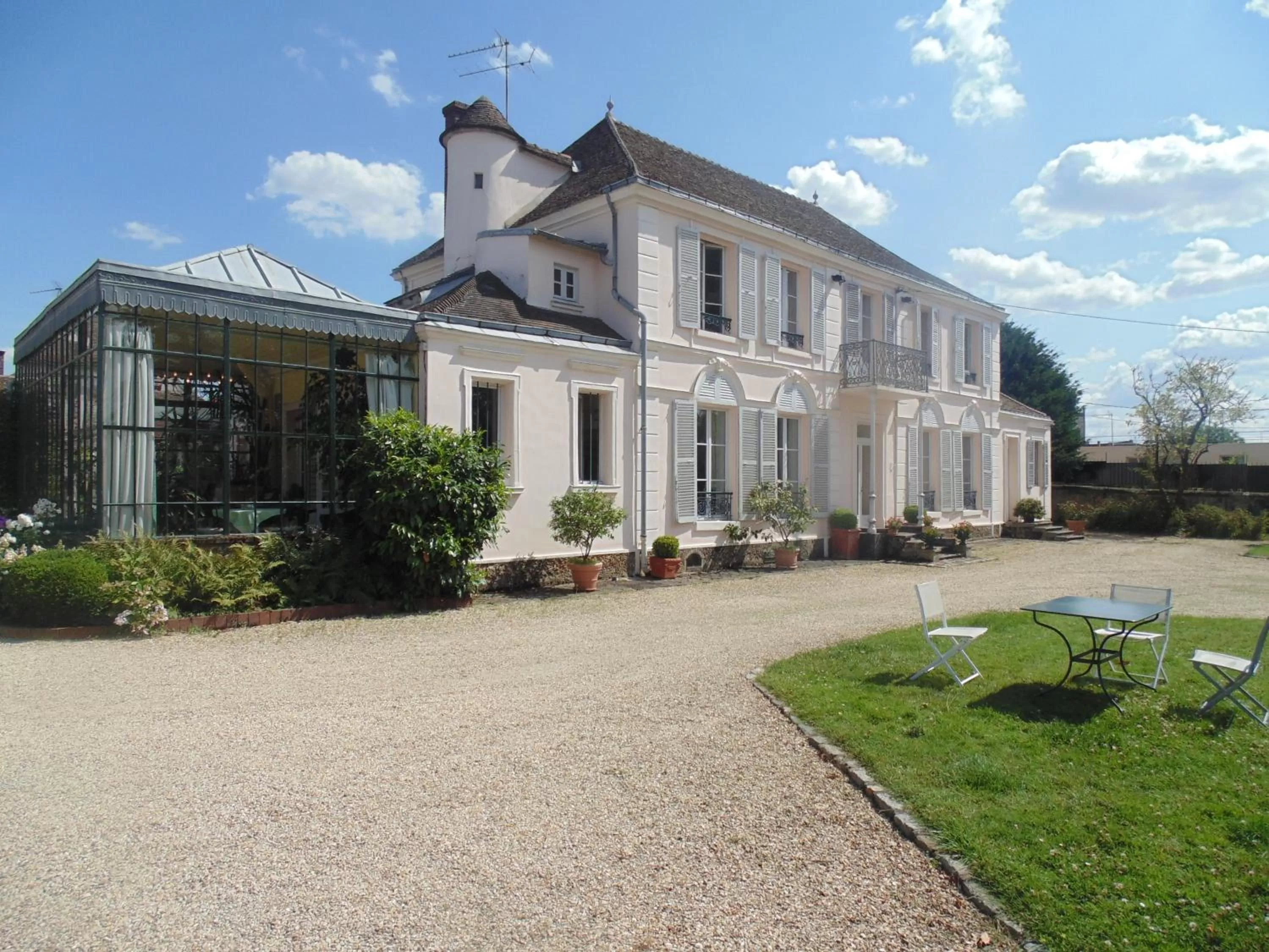 Property building in Clos Saint Nicolas