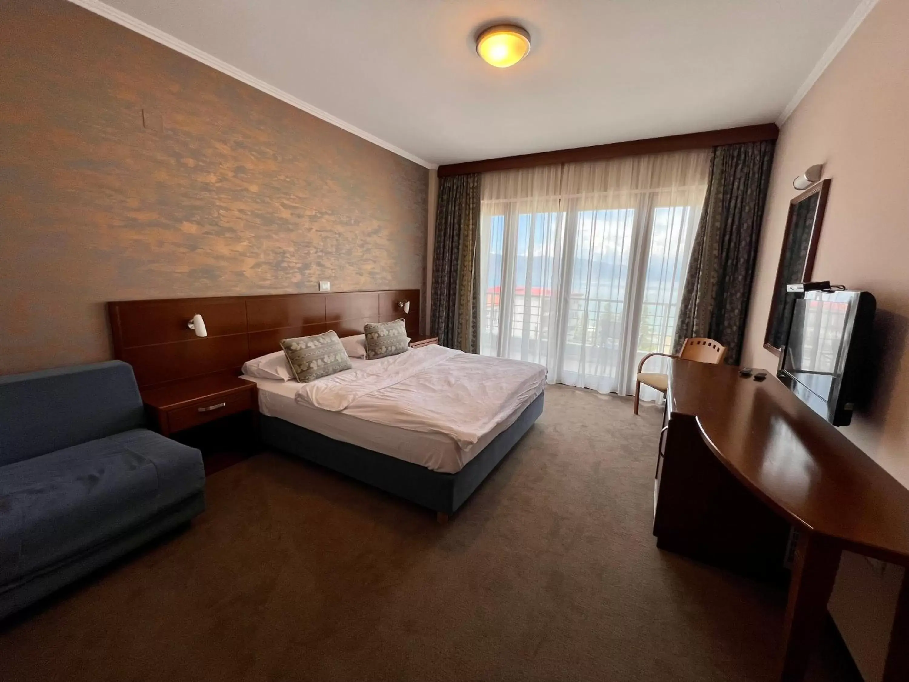 Standard Single Room in Hotel Millennium Standard Single Room in Hotel Millennium