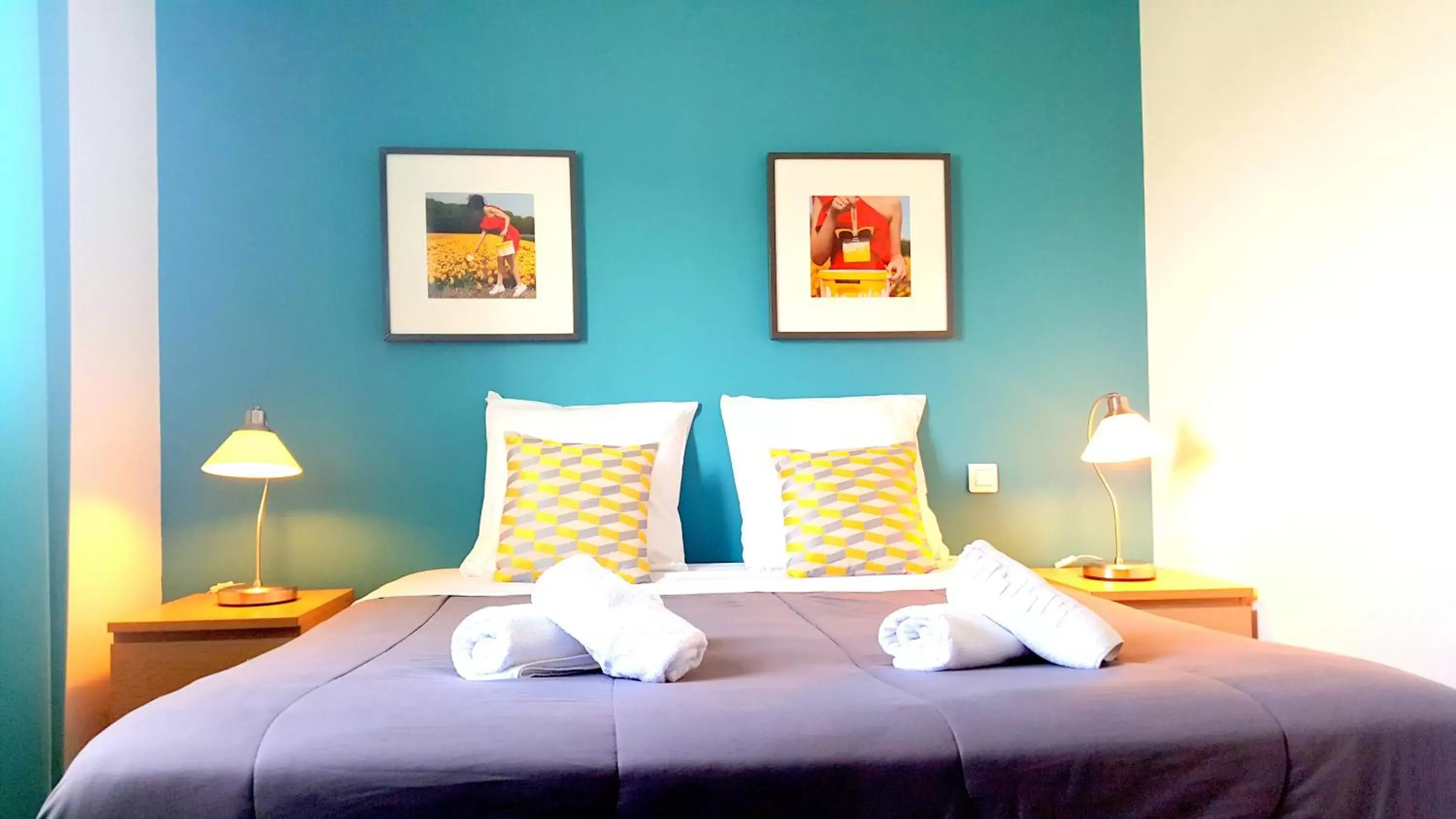 Bedroom, Bed in Hotel Sable Et Soleil - Port, Plage et spa